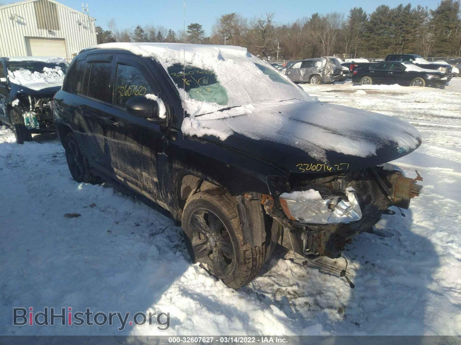 Photo 1J4NF1FB1BD141815 - JEEP COMPASS 2011