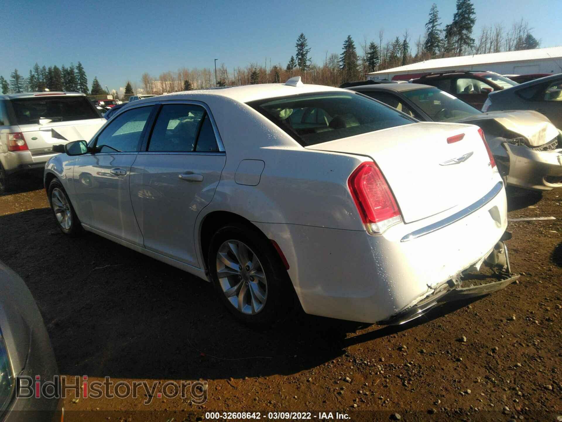 2015 CHRYSLER 300 - VIN: 2C3CCAAG4FH872051 - Фото 3