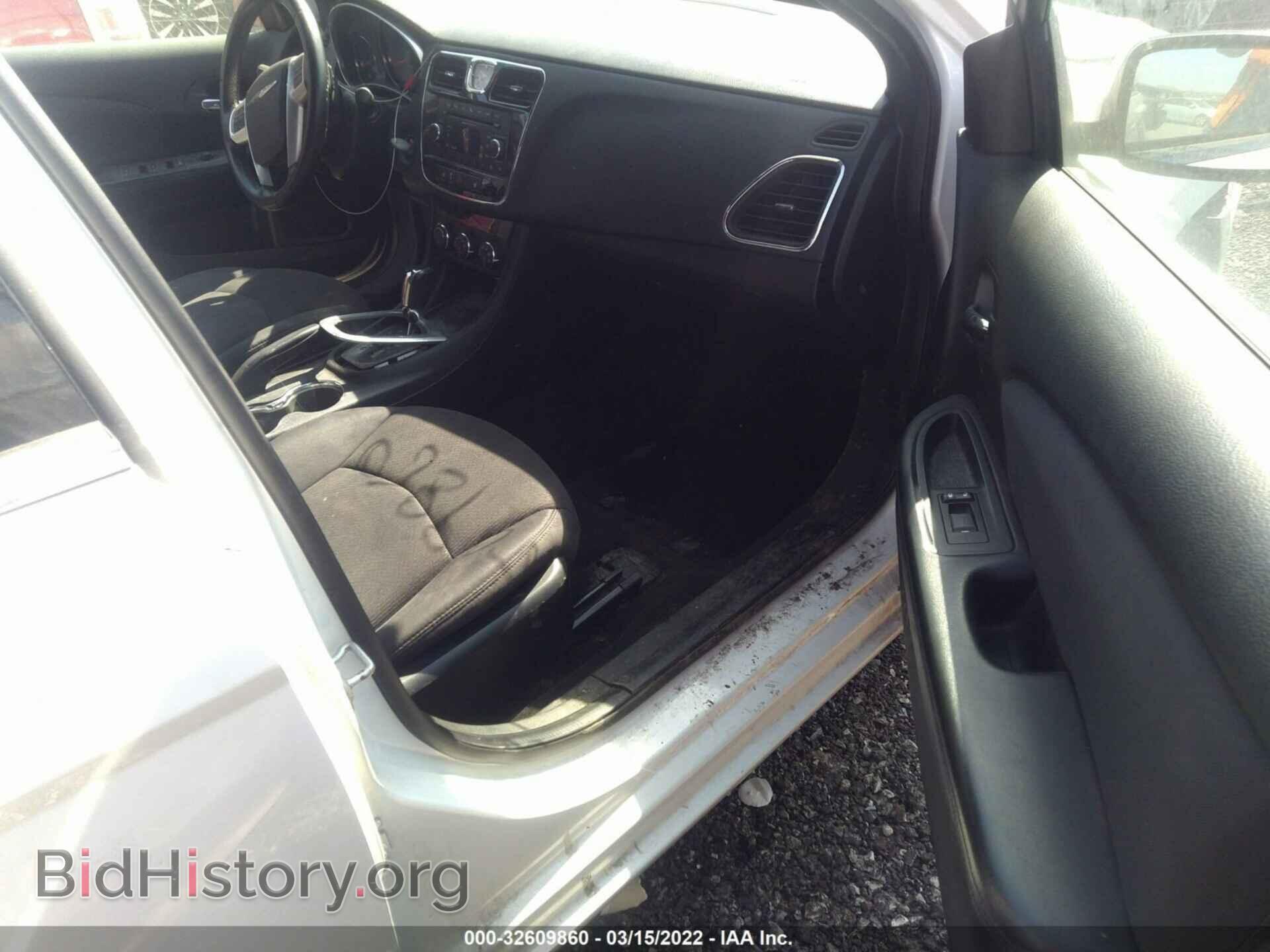 2012 CHRYSLER 200 - VIN: 1C3CCBBG3CN297853 - Фото 5