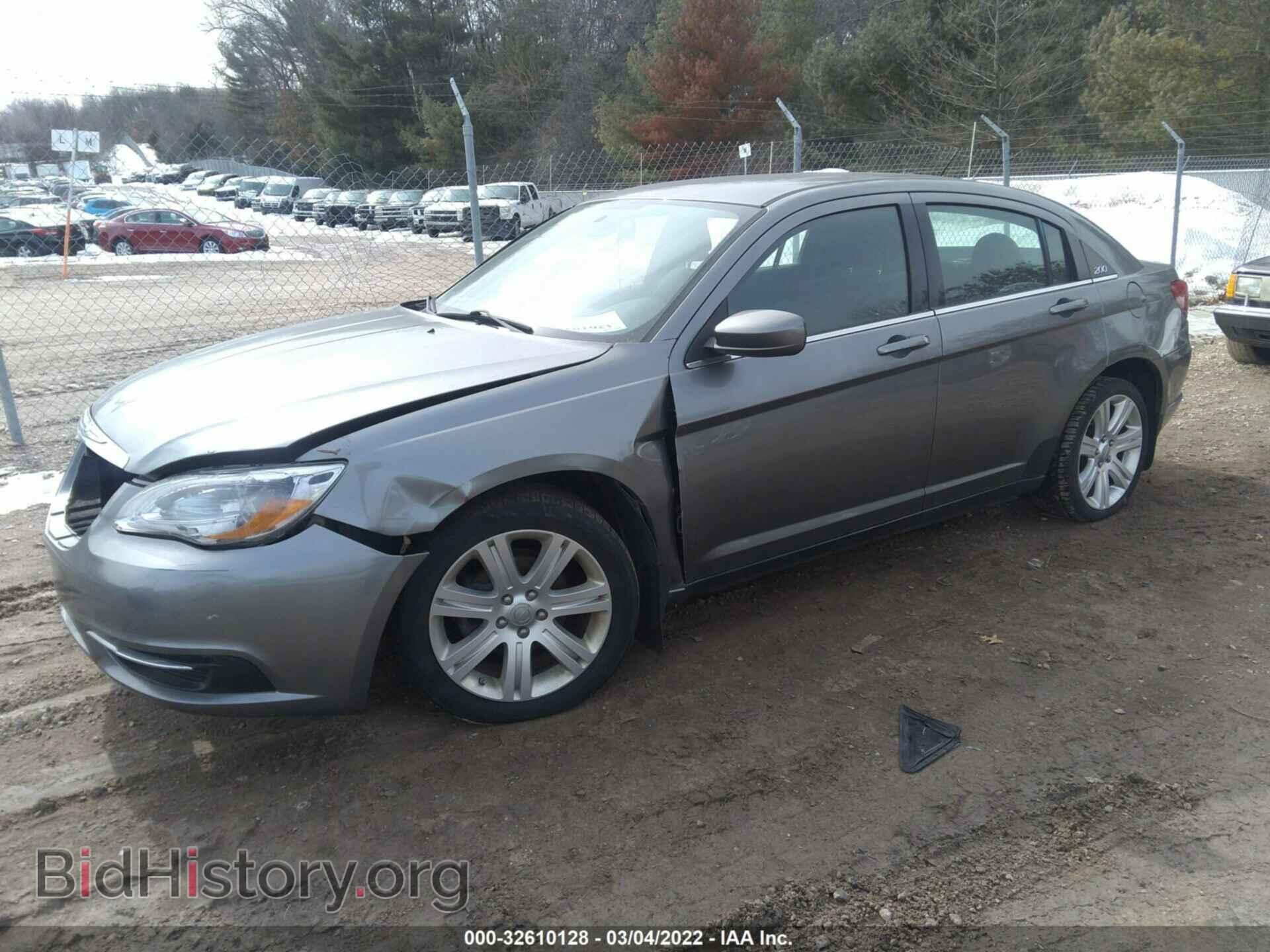 2013 CHRYSLER 200 - VIN: 1C3CCBAB4DN761207 - Фото 2