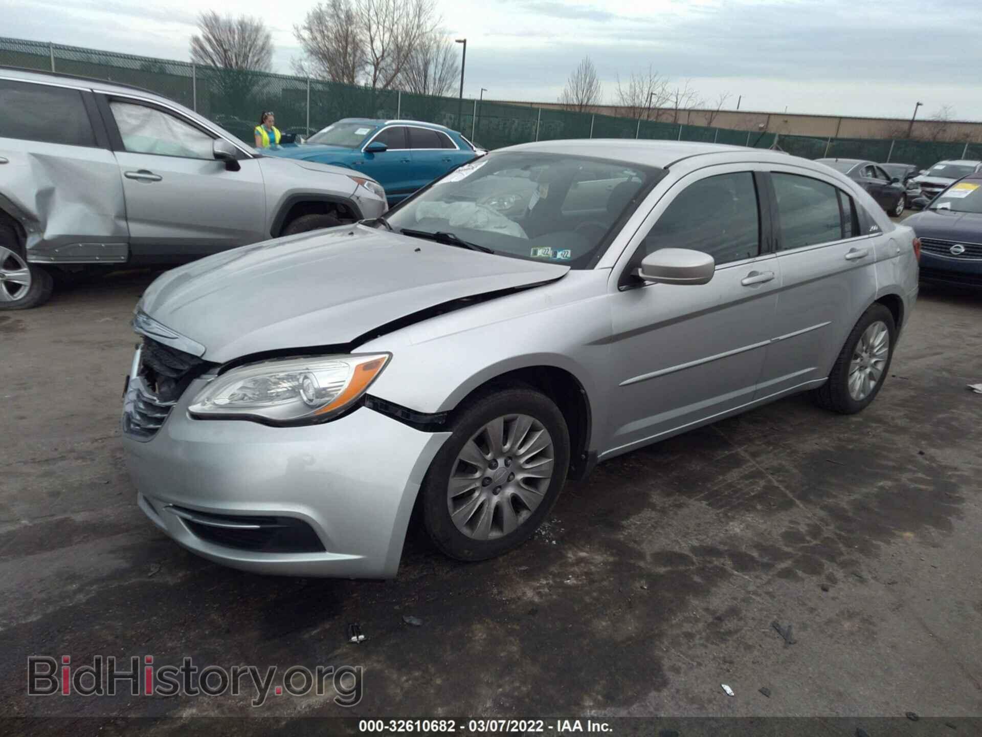 2011 CHRYSLER 200 - VIN: 1C3BC4FB6BN552967 - Фото 2