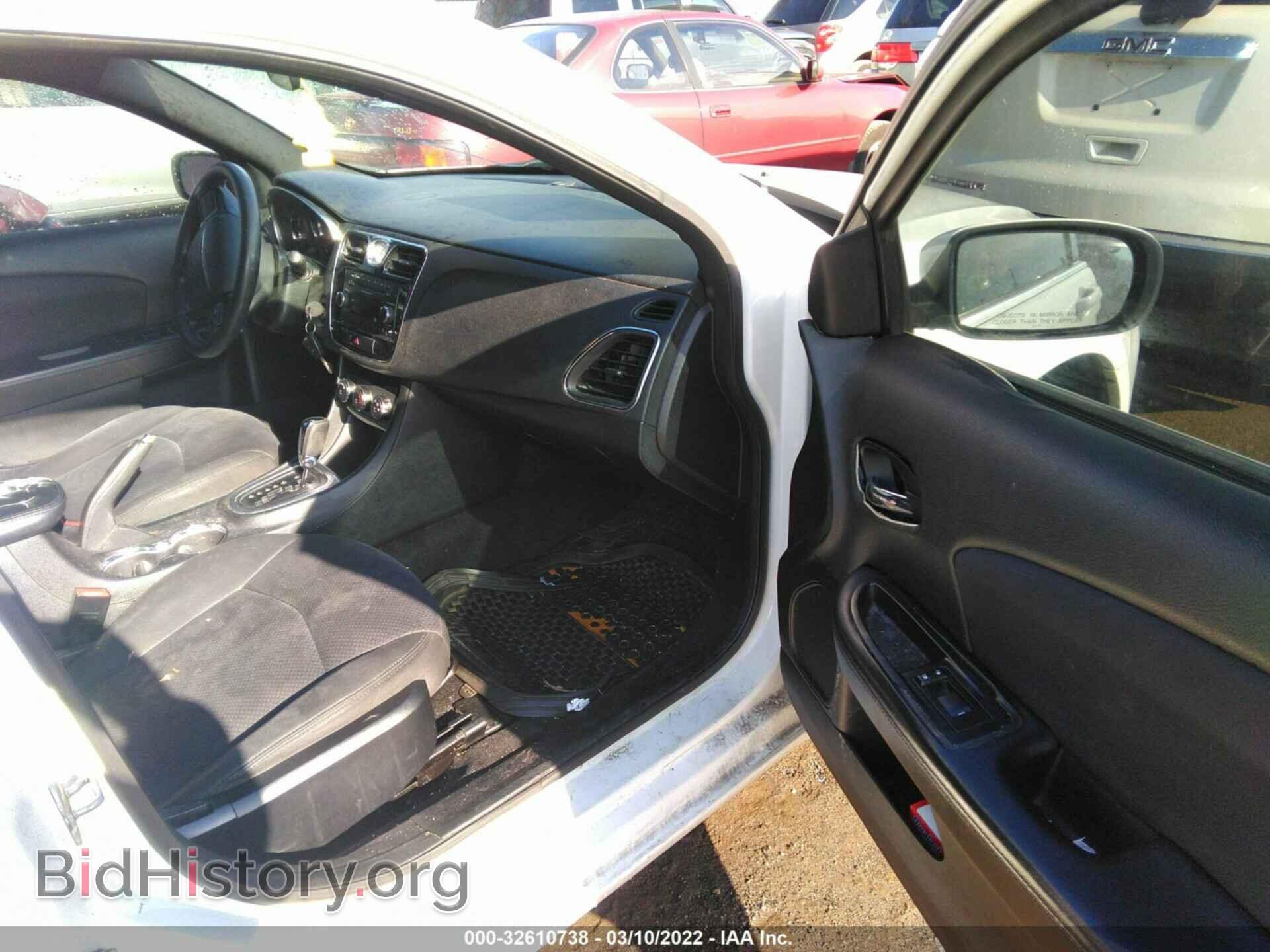 2013 CHRYSLER 200 - VIN: 1C3CCBAB7DN670044 - Фото 5