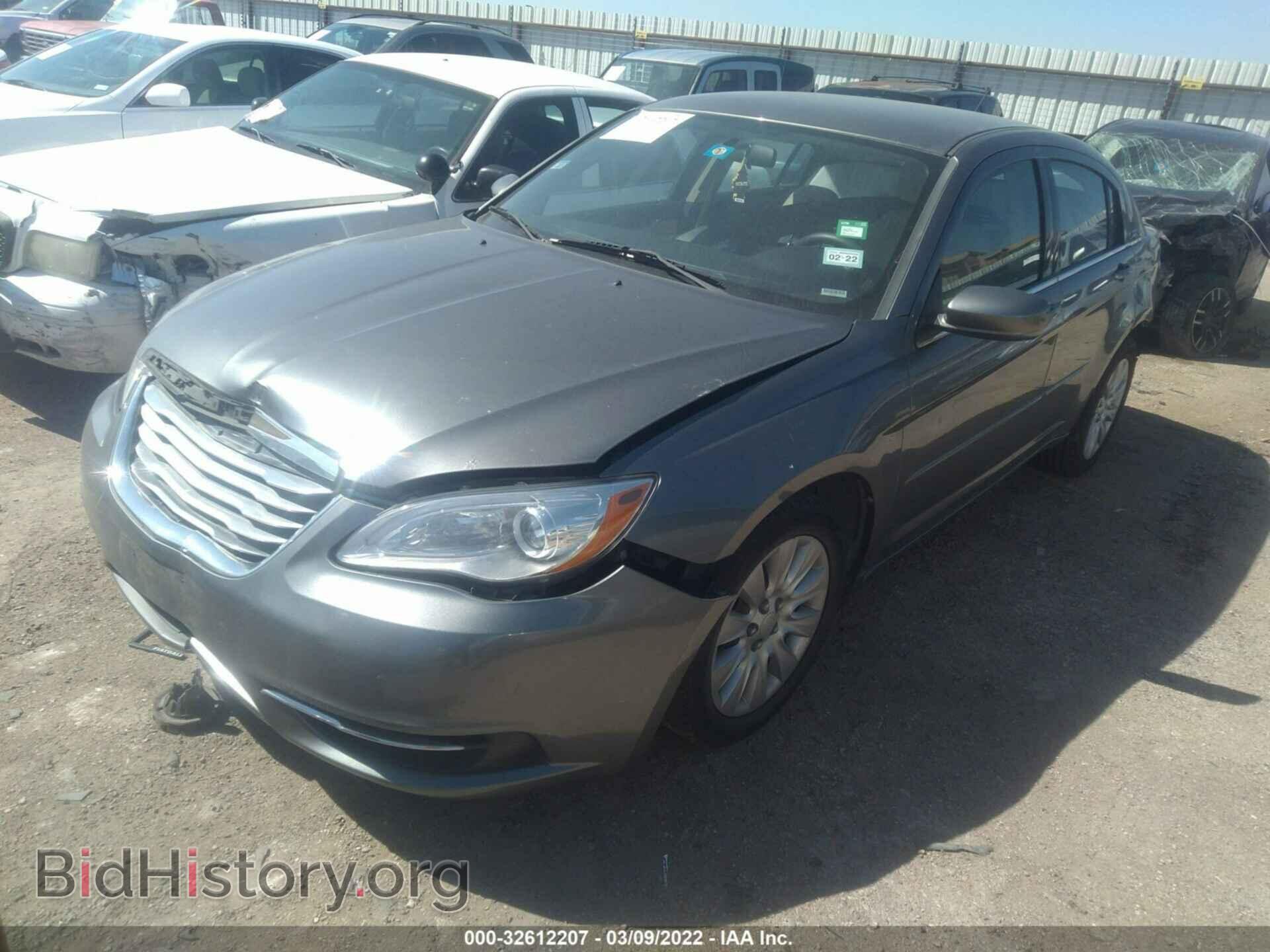 2013 CHRYSLER 200 - VIN: 1C3CCBAB5DN588653 - Фото 2
