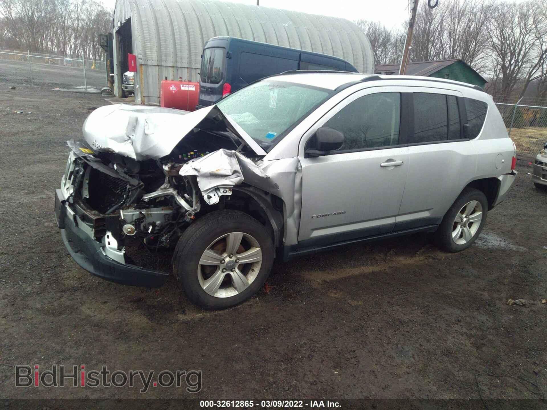2011 JEEP COMPASS - VIN: 1J4NF1FB1BD207182 - Photo 2