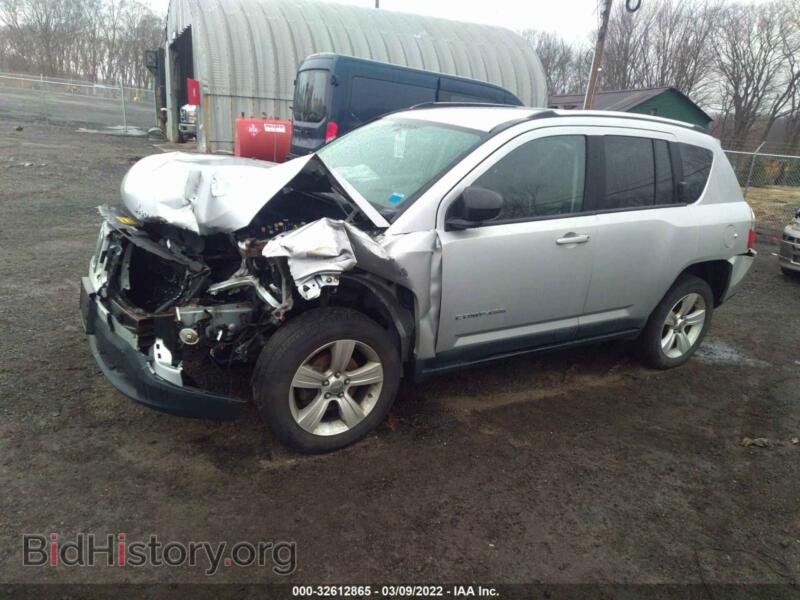 2011 Jeep COMPASS (VIN 1J4NF1FB1BD207182) — photo 2 of 11