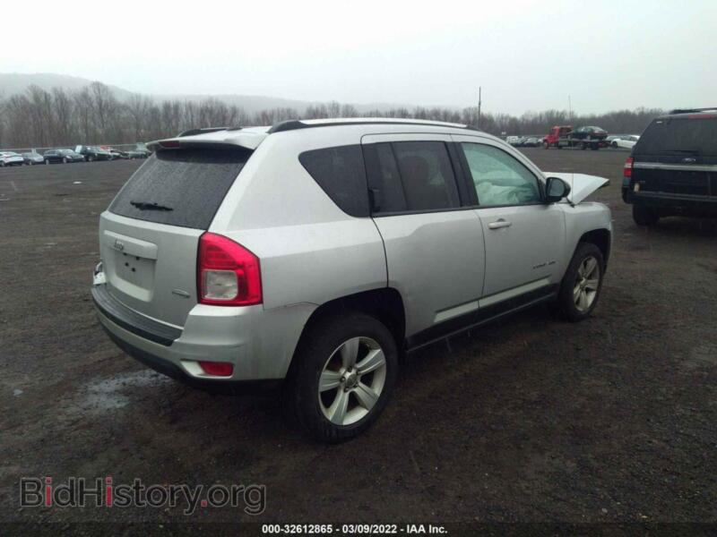 2011 Jeep COMPASS (VIN 1J4NF1FB1BD207182) — photo 4 of 11