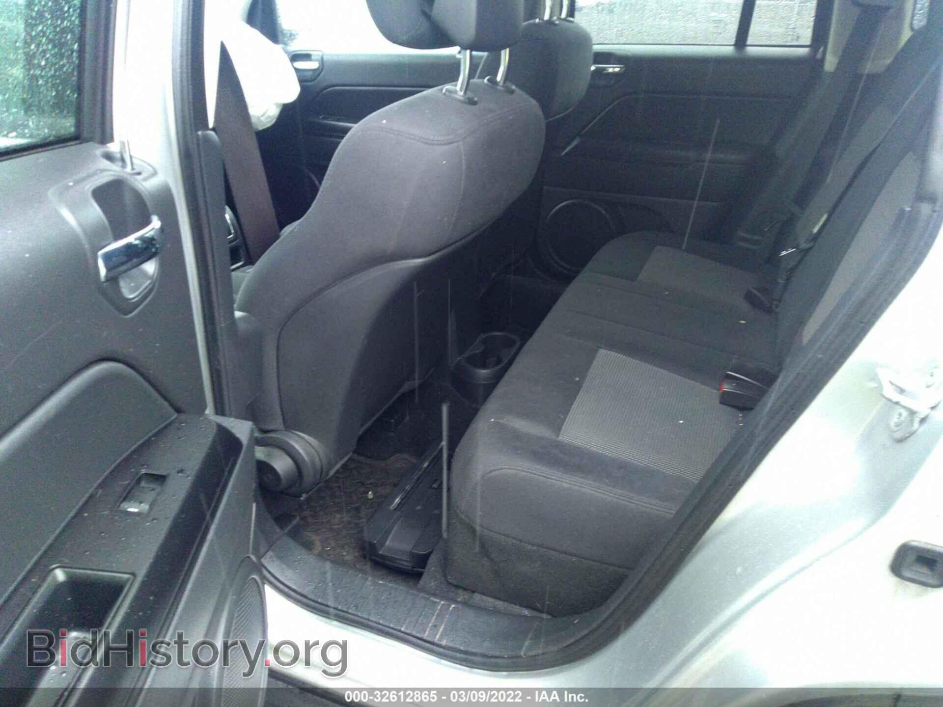 2011 JEEP COMPASS - VIN: 1J4NF1FB1BD207182 - Photo 8
