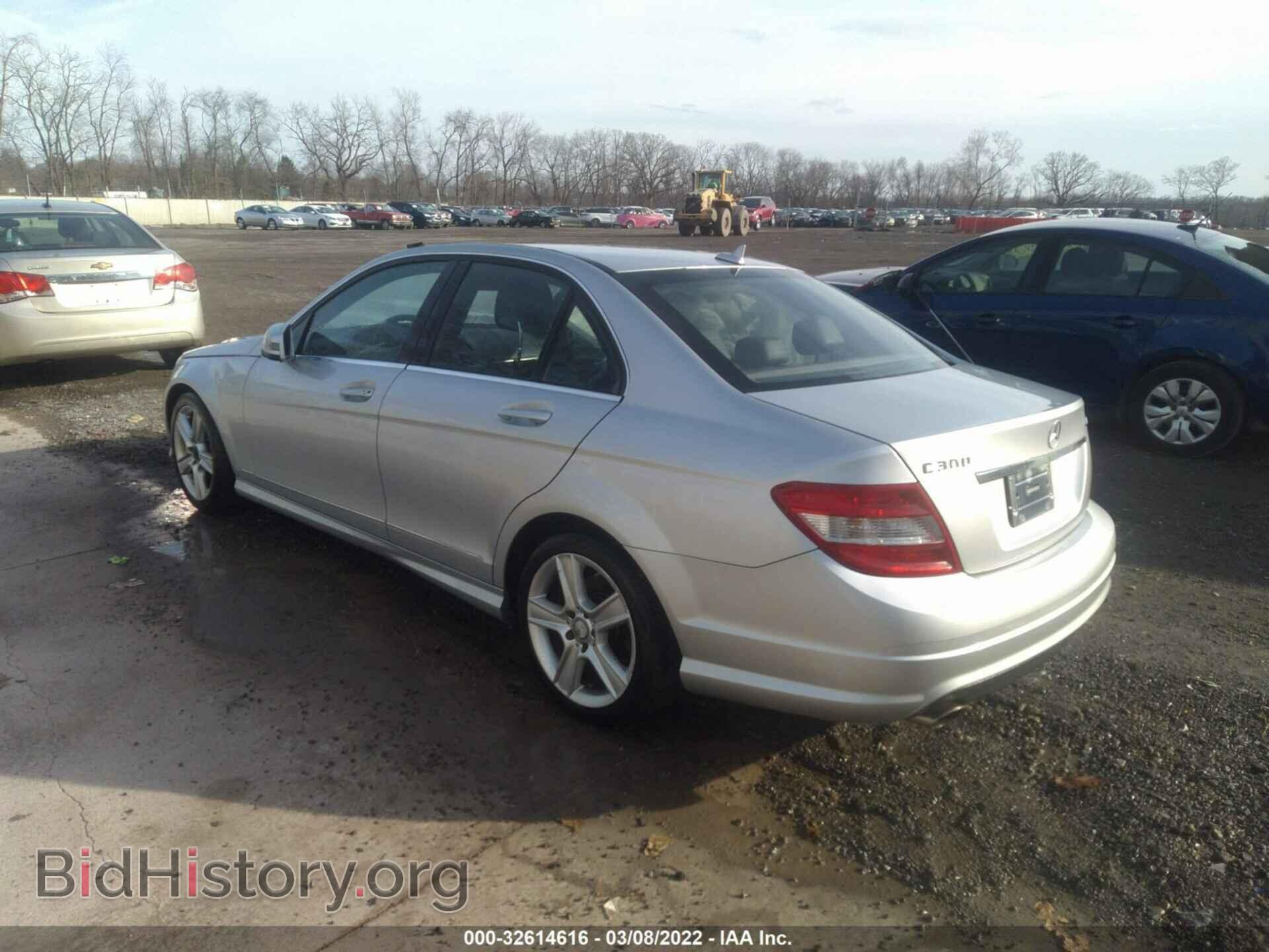 2011 MERCEDES-BENZ C-CLASS - VIN: WDDGF8BB2BR168401 - Фото 3