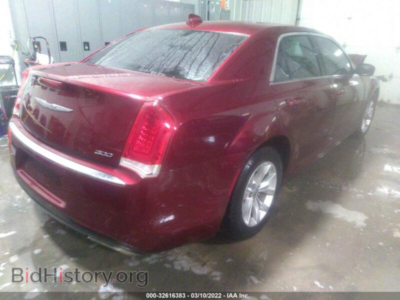 2016 Chrysler 300 (VIN 2C3CCAAG0GH268577) — фото 4 из 11