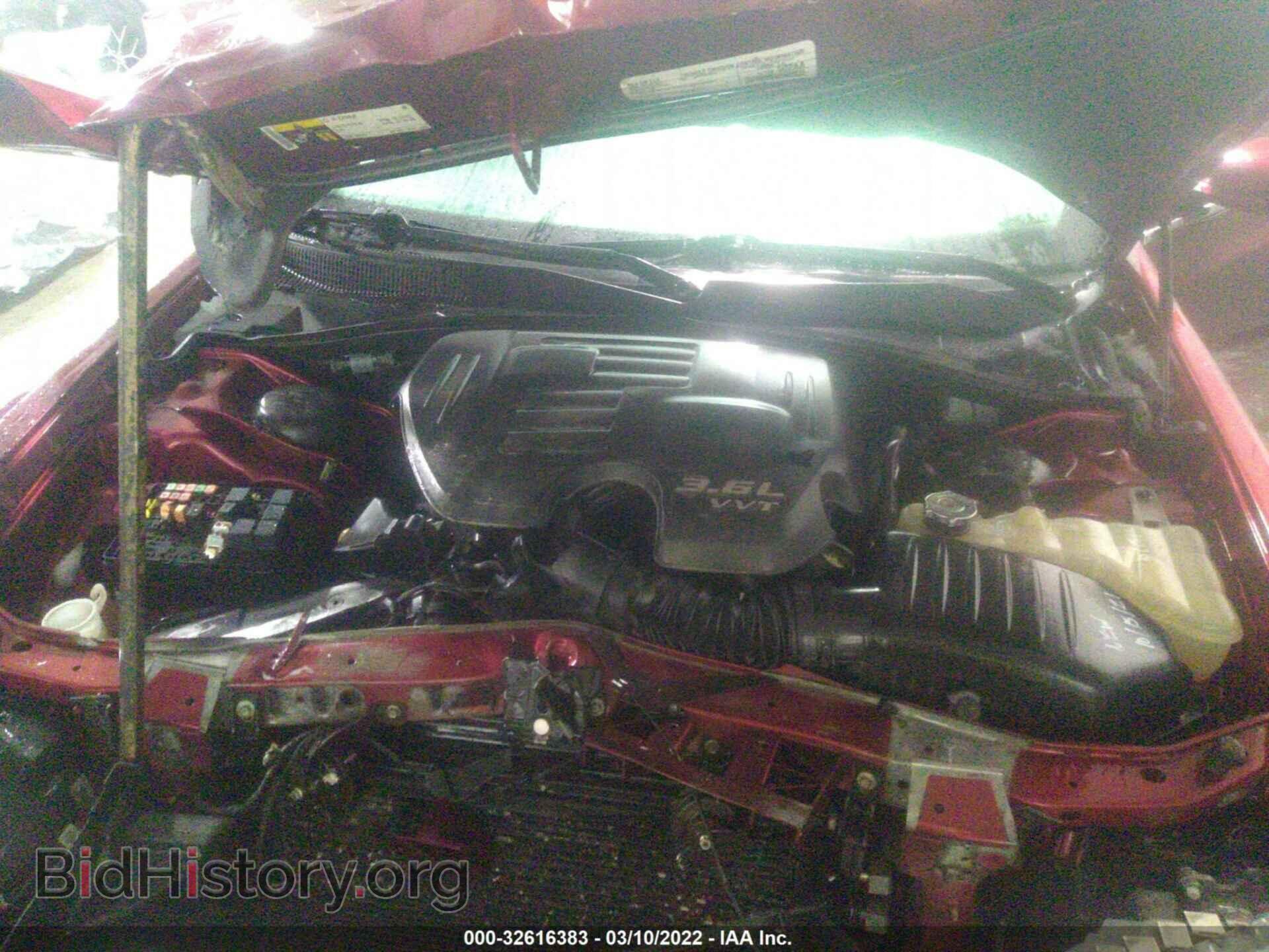 2016 CHRYSLER 300 - VIN: 2C3CCAAG0GH268577 - Фото 10