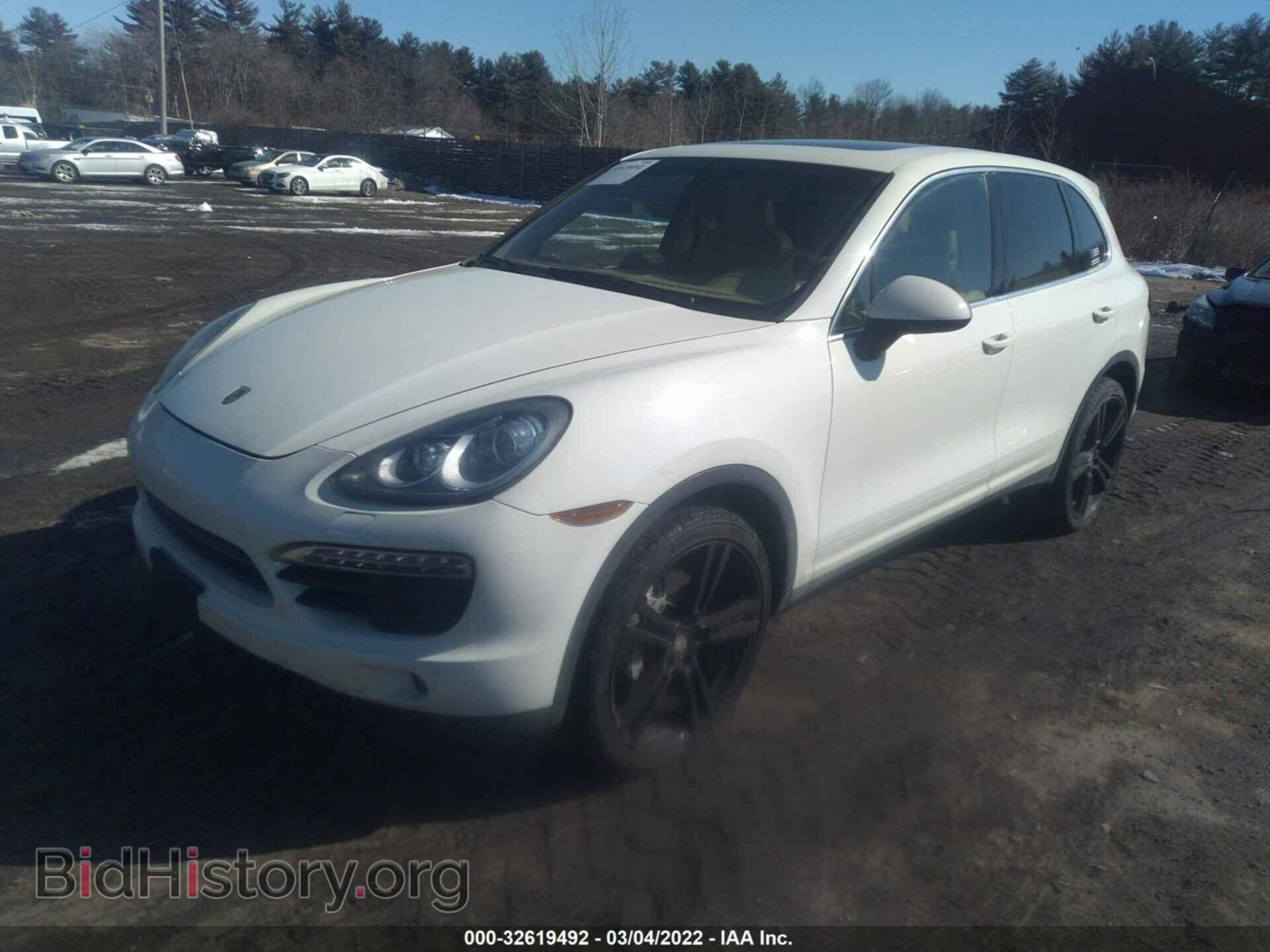 2011 PORSCHE CAYENNE - VIN: WP1AB2A27BLA52221 - Фото 2