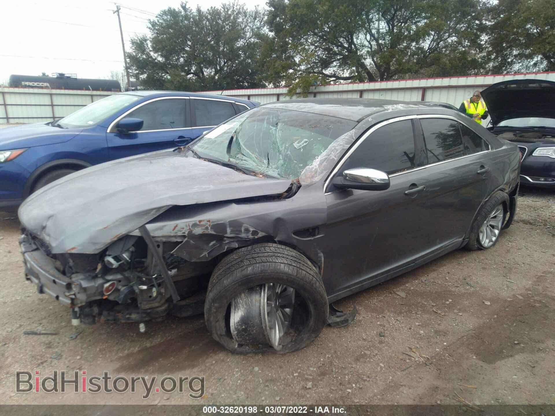 2013 FORD TAURUS - VIN: 1FAHP2F84DG138425 - Фото 2