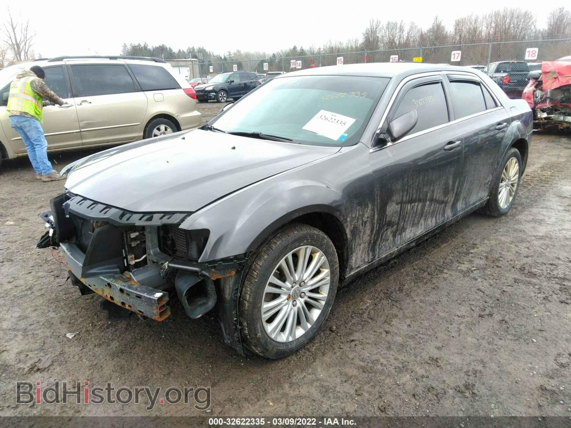 2013 CHRYSLER 300 - VIN: 2C3CCARG5DH603672 - Фото 2