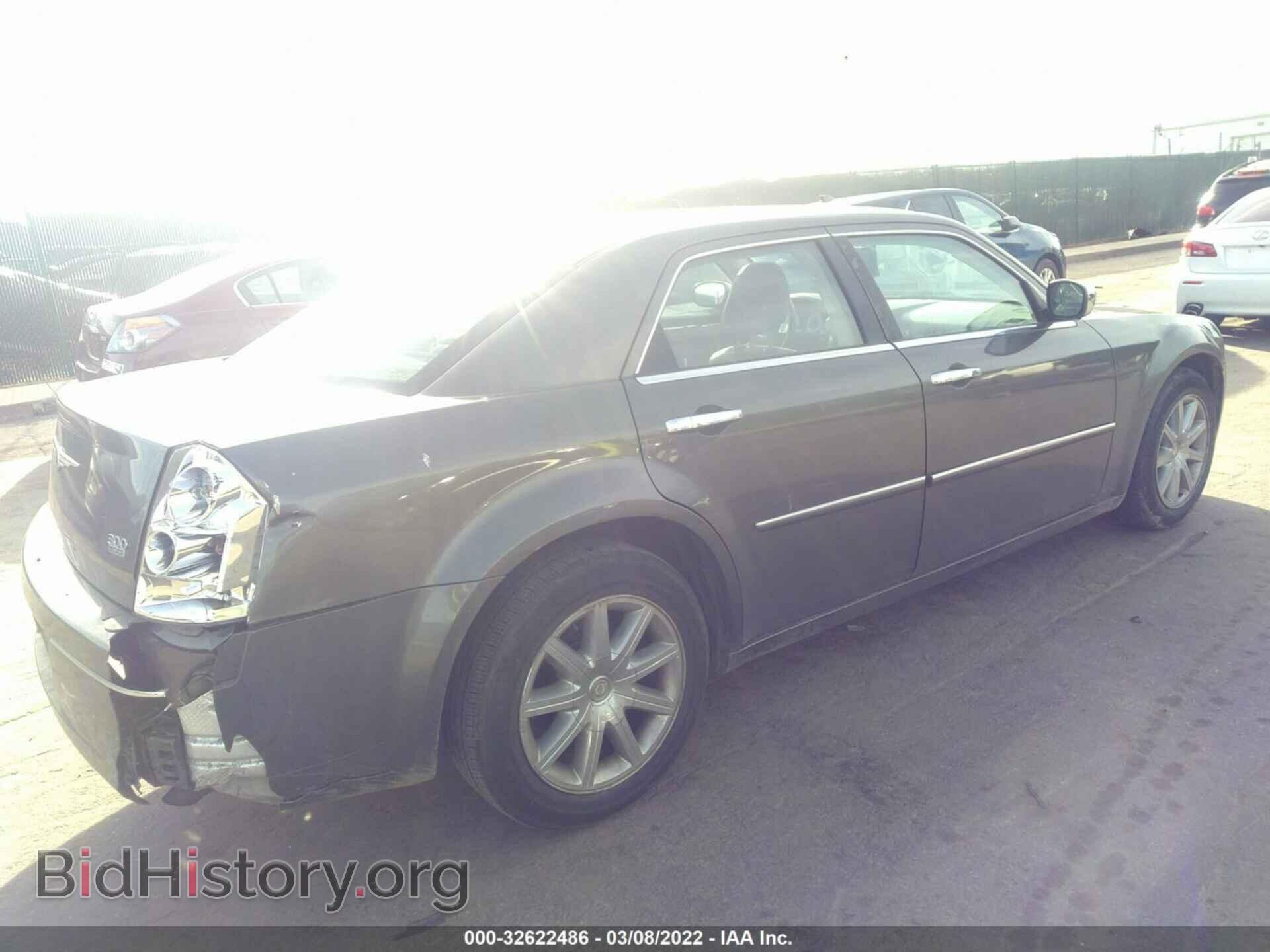 2010 CHRYSLER 300 - VIN: 2C3CA3CV5AH254503 - Фото 4