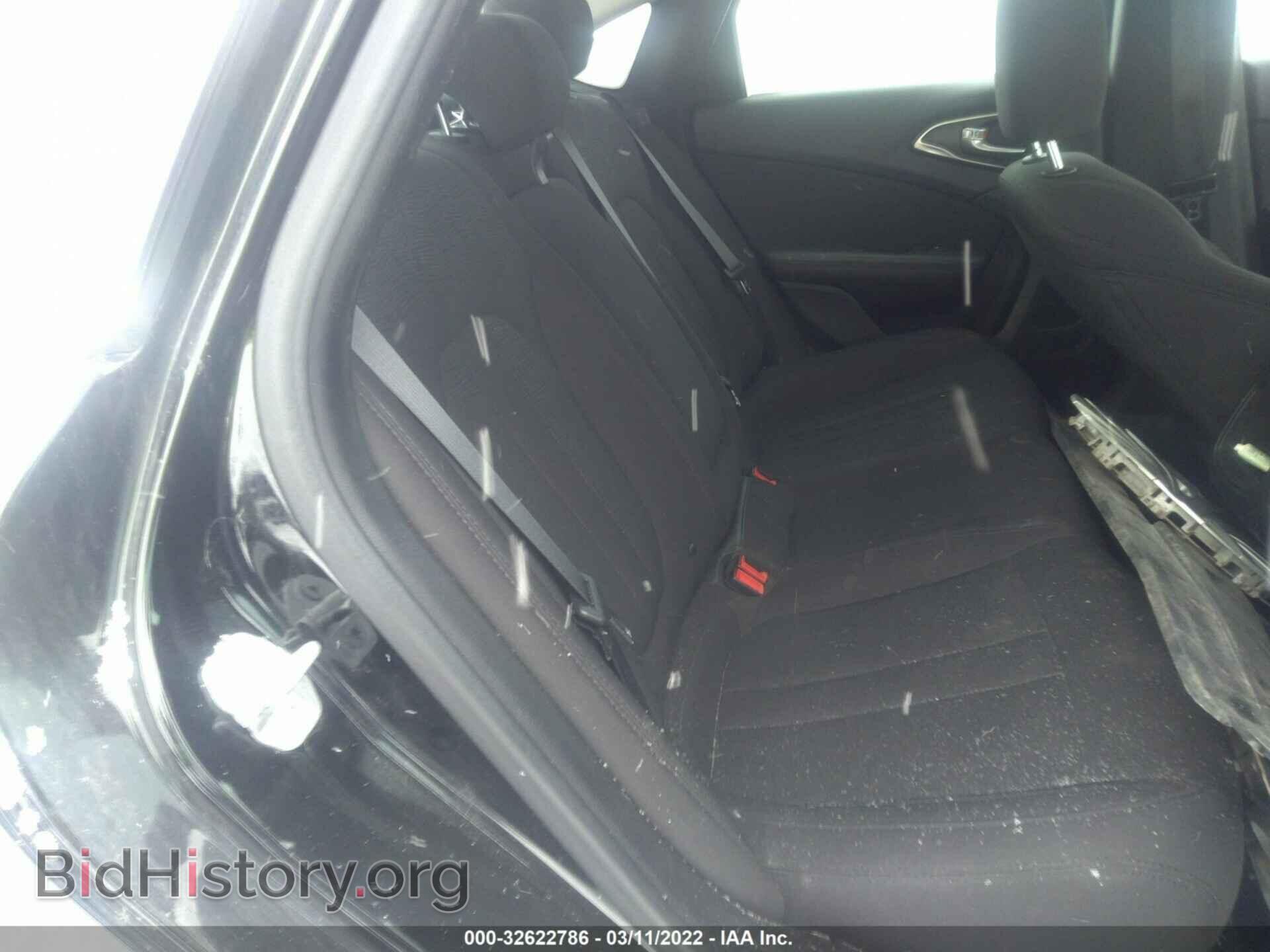 2015 CHRYSLER 200 - VIN: 1C3CCCAB6FN738892 - Фото 8