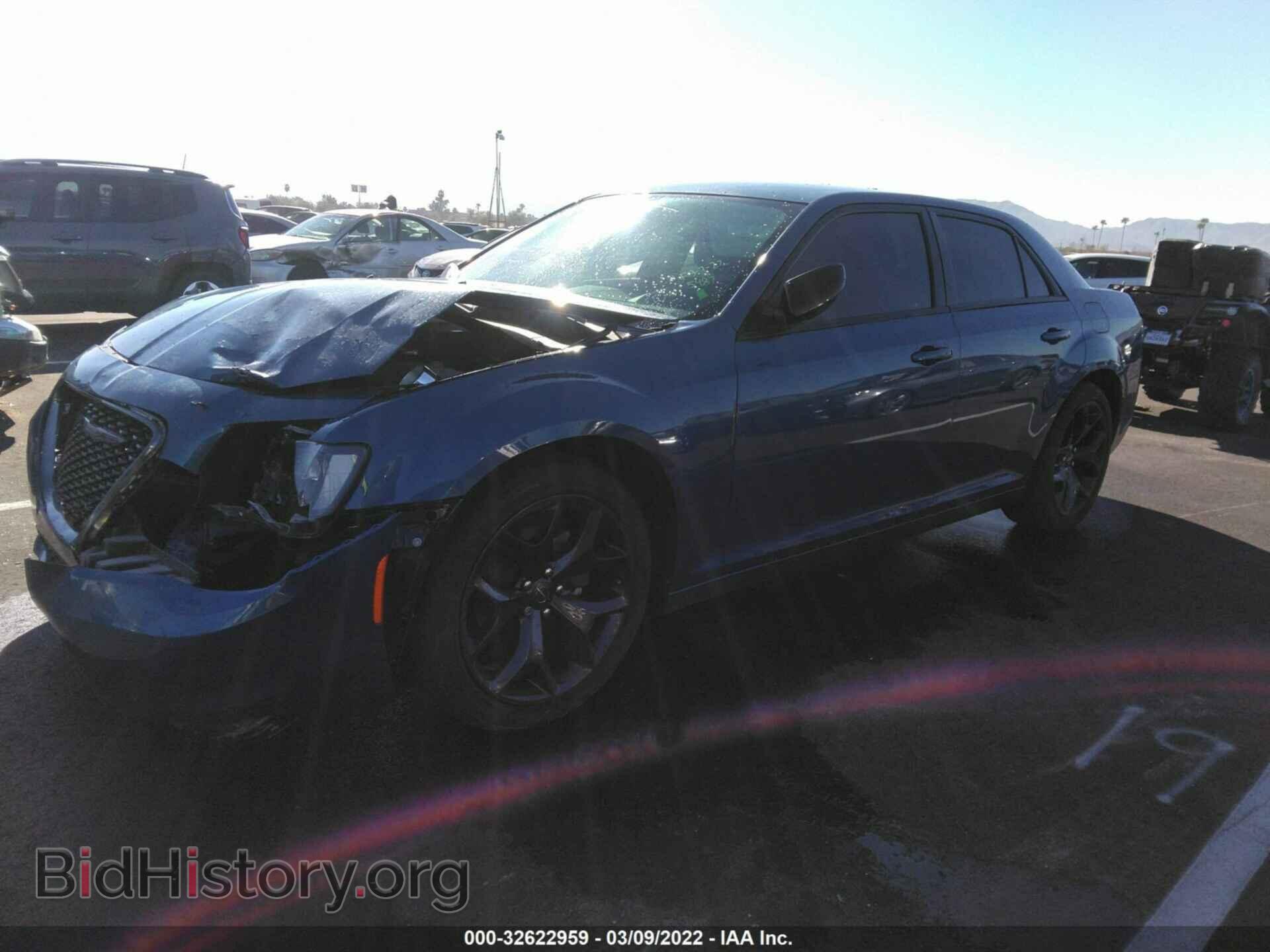 2020 CHRYSLER 300 - VIN: 2C3CCAAG2LH175487 - Фото 2