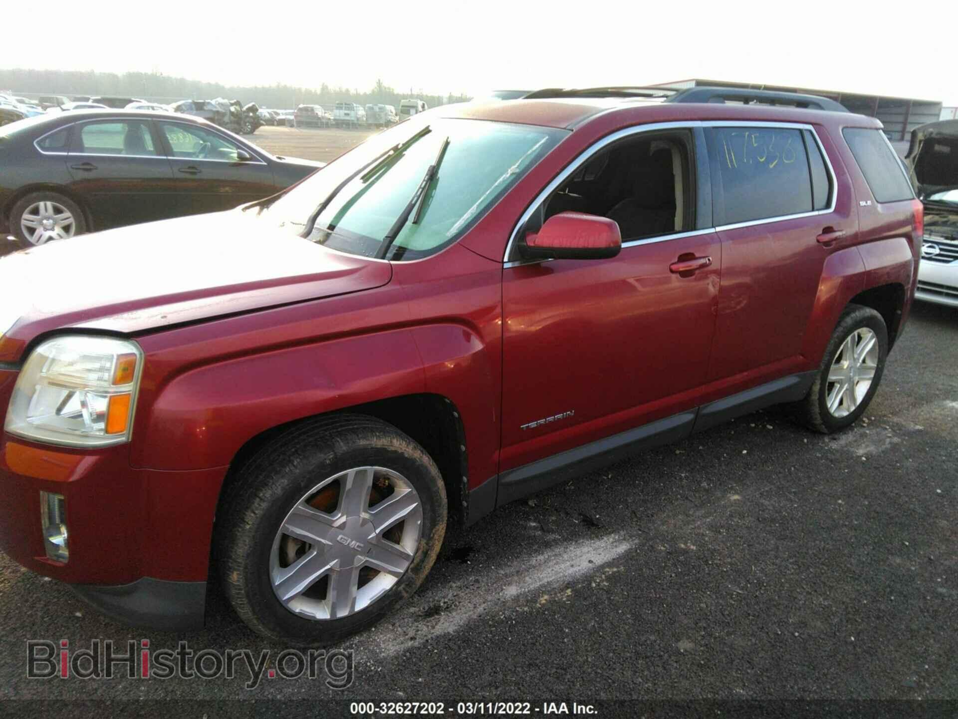 2011 GMC TERRAIN - VIN: 2CTFLTE55B6372388 - Photo 2