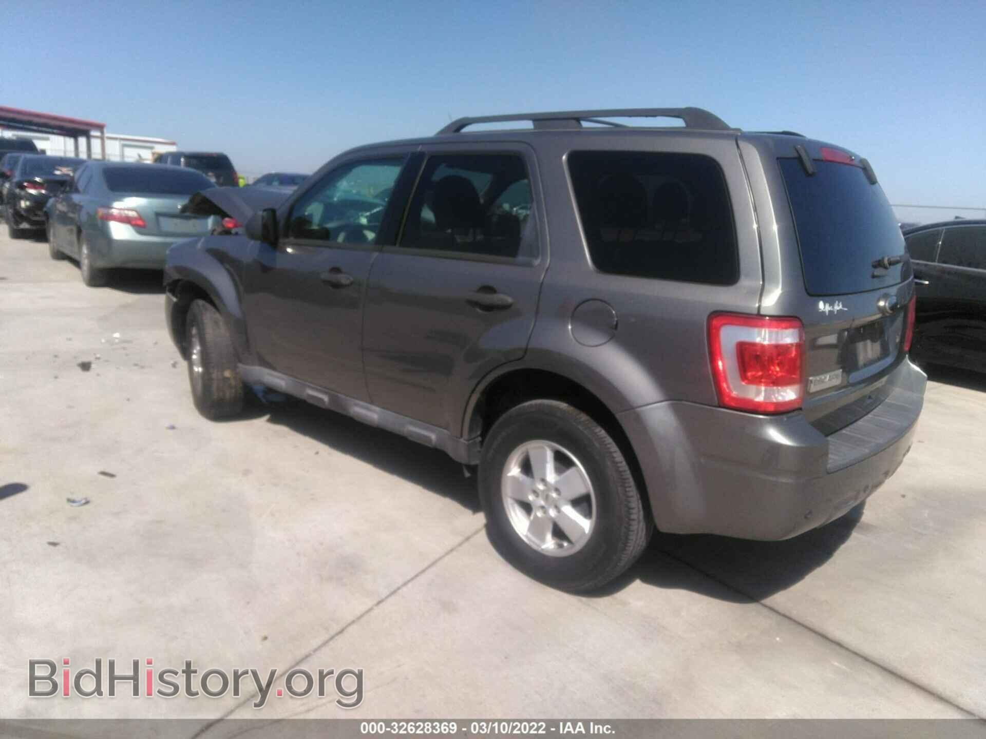 2011 FORD ESCAPE - VIN: 1FMCU0C71BKC71453 - Фото 3