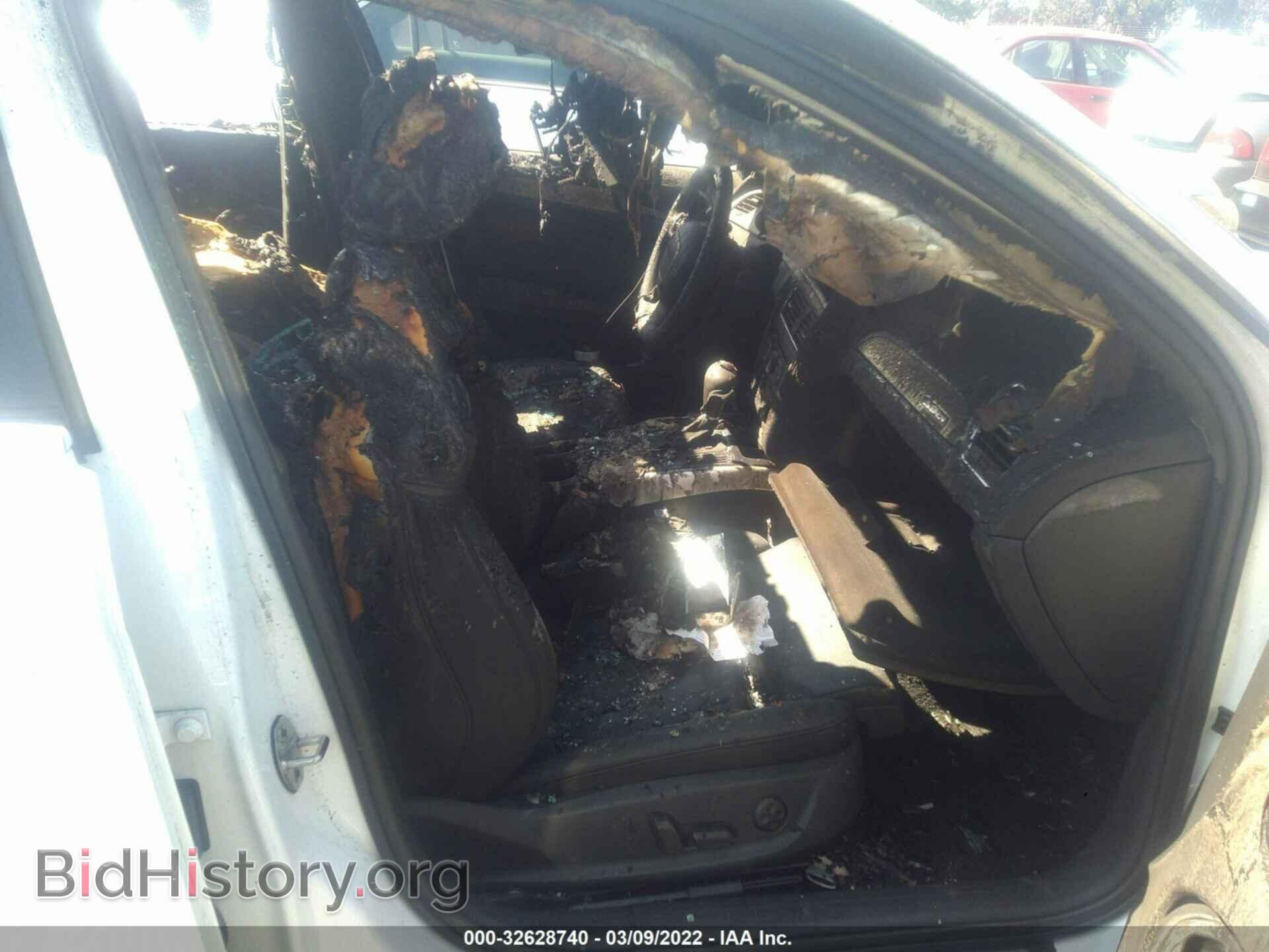 2012 AUDI A4 - VIN: WAUFFAFL8CA083818 - Фото 5