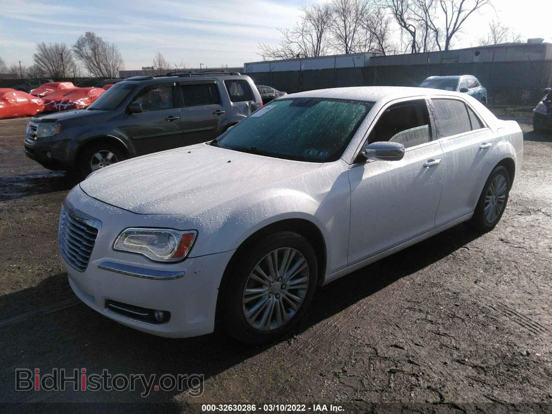 2012 CHRYSLER 300 - VIN: 2C3CCAHG2CH275174 - Фото 2
