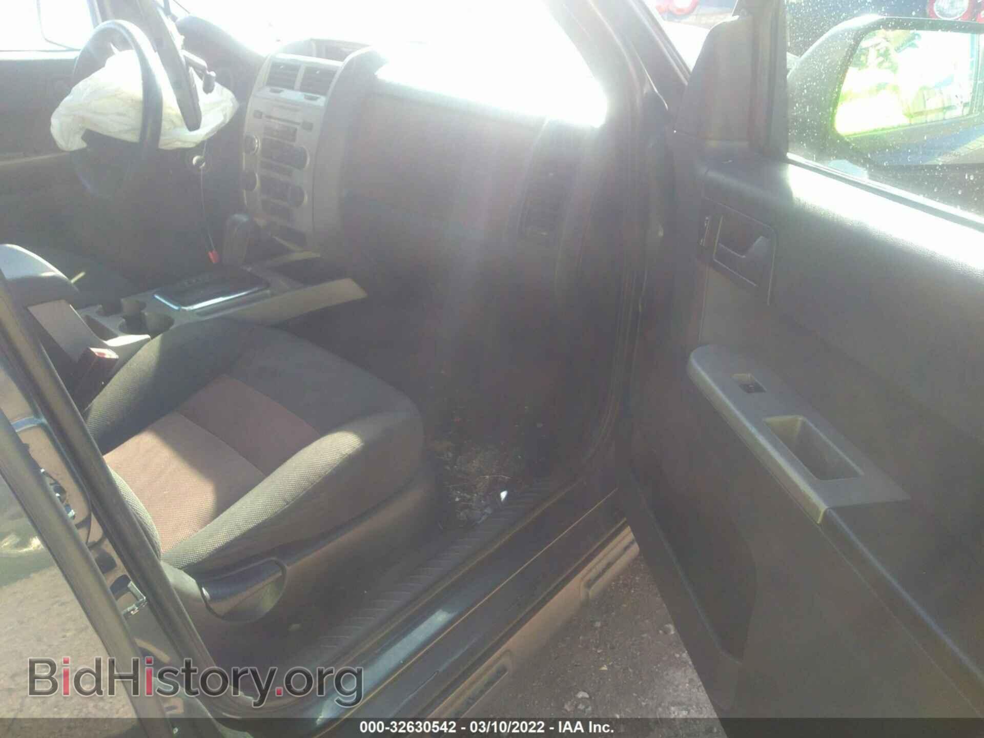 2008 FORD ESCAPE - VIN: 1FMCU03128KC45982 - Photo 5