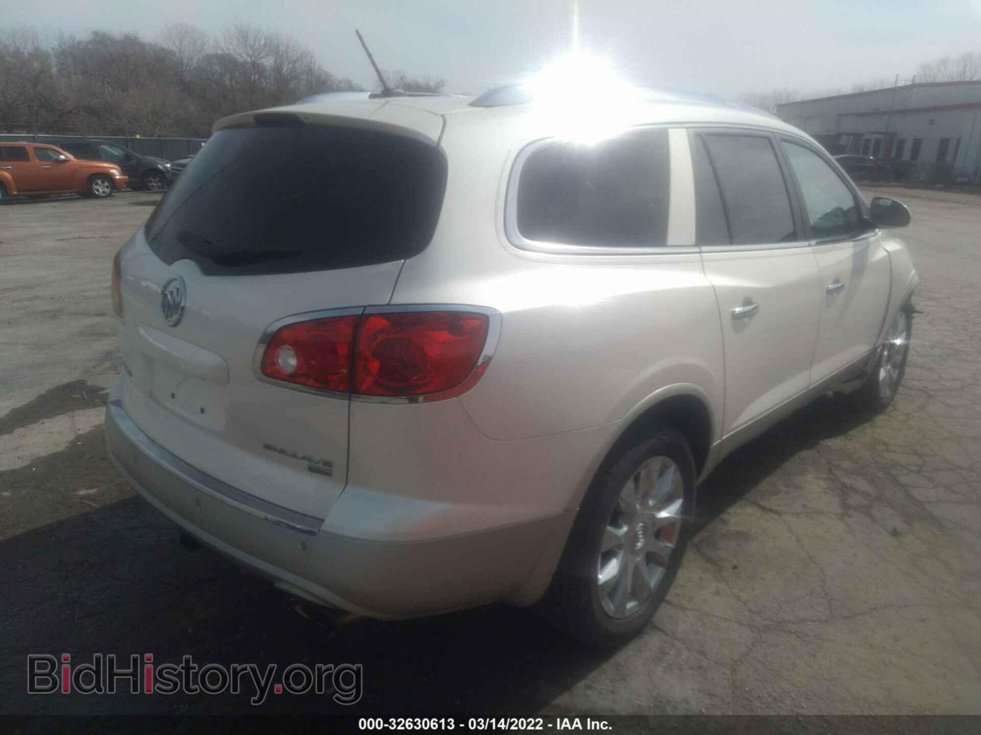 2011 BUICK ENCLAVE - VIN: 5GAKRCED1BJ307042 - Фото 4