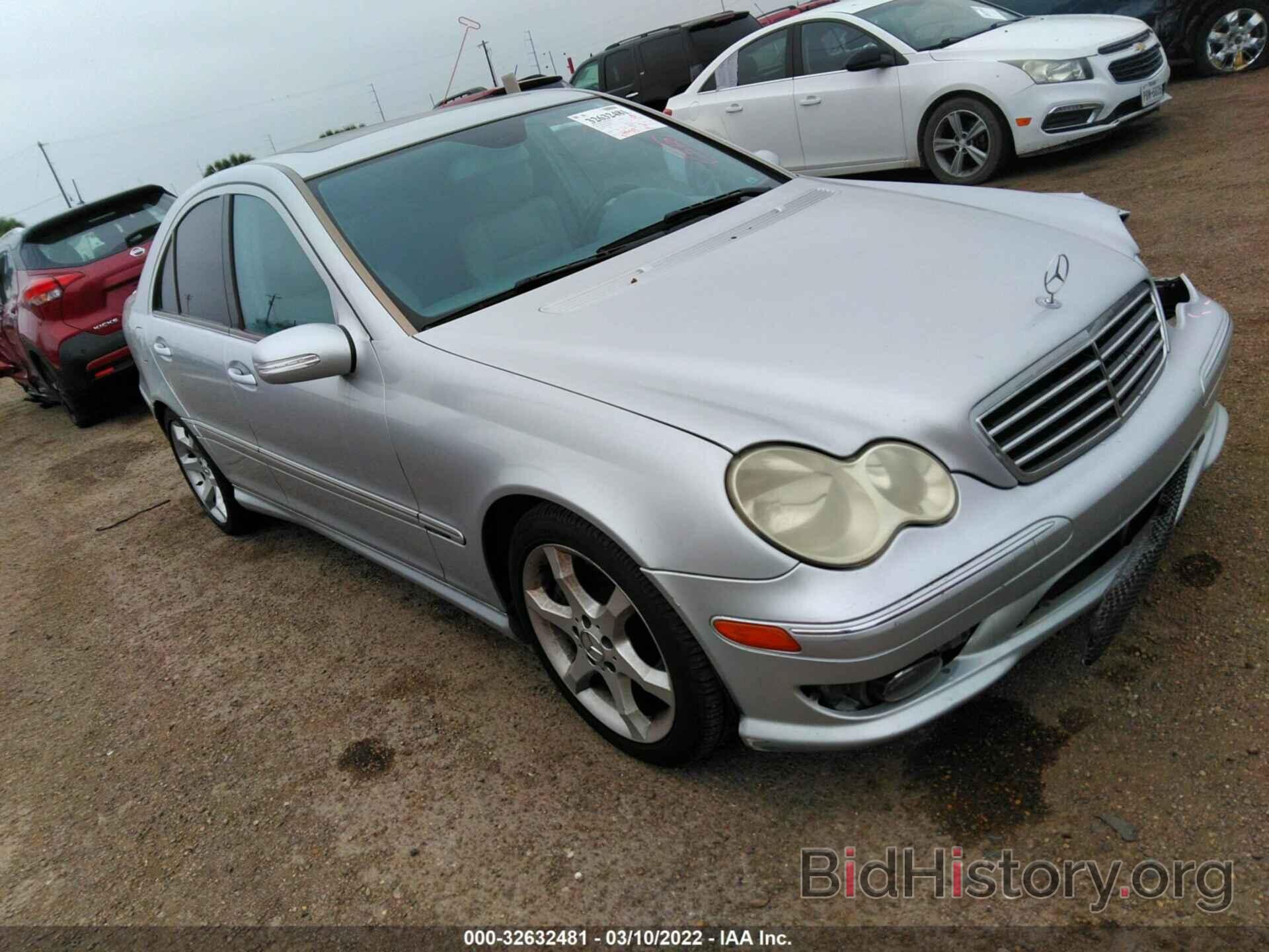 Photo WDBRF52H27F877407 - MERCEDES-BENZ C-CLASS 2007