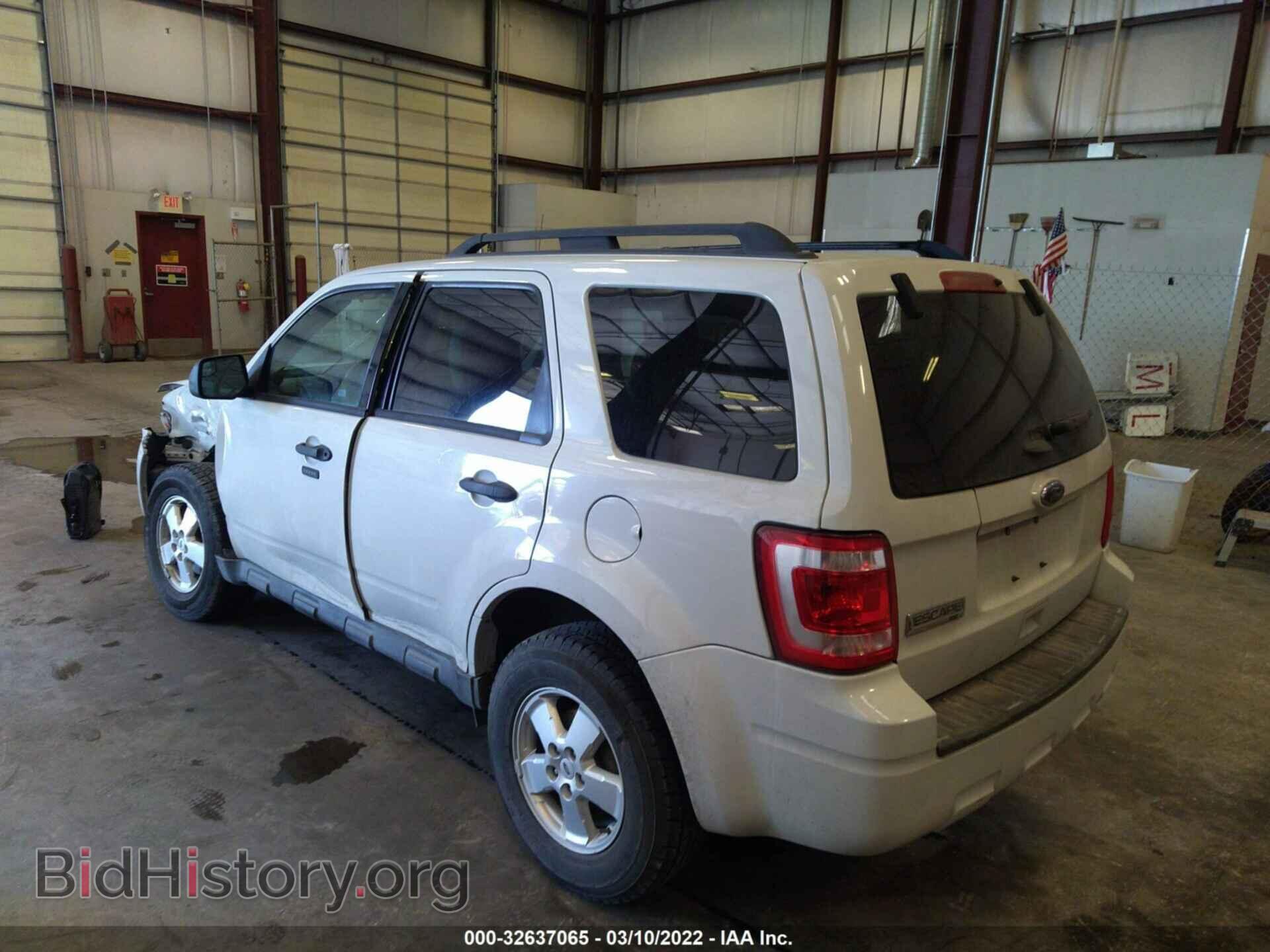 2011 FORD ESCAPE - VIN: 1FMCU0D75BKA75949 - Фото 3