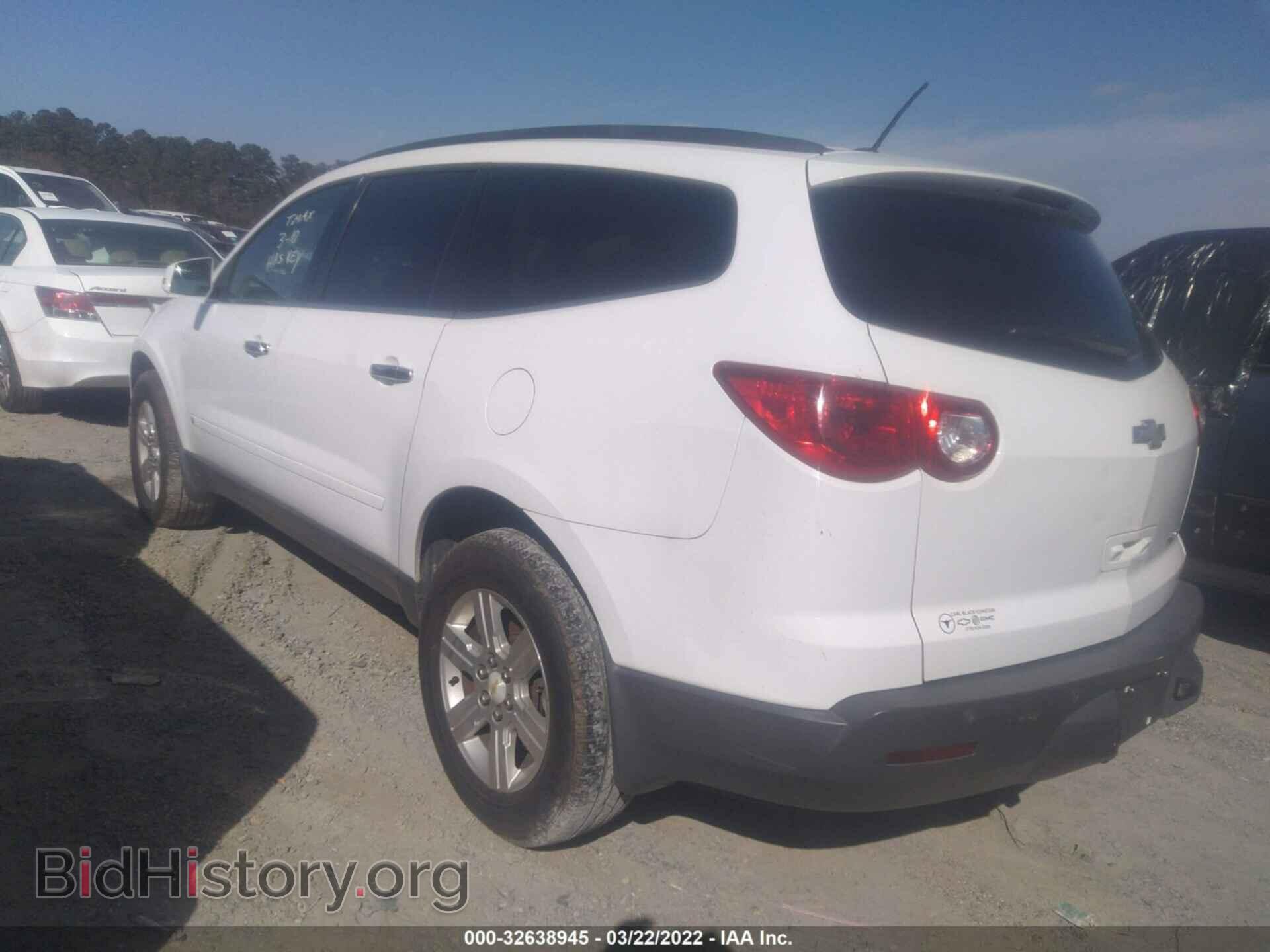2010 CHEVROLET TRAVERSE - VIN: 1GNLRFED3AS139330 - Фото 3