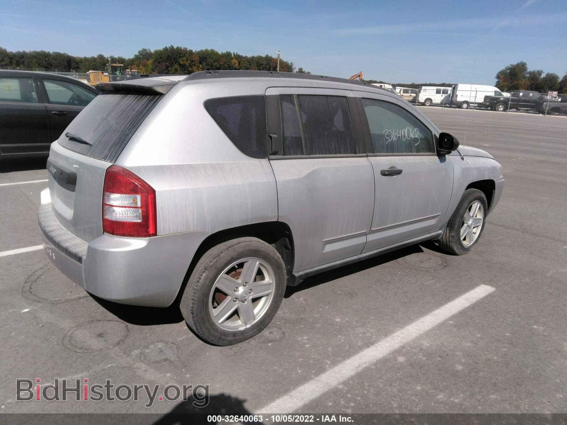 2010 JEEP COMPASS - VIN: 1J4NT4FA2AD598696 - Фото 4
