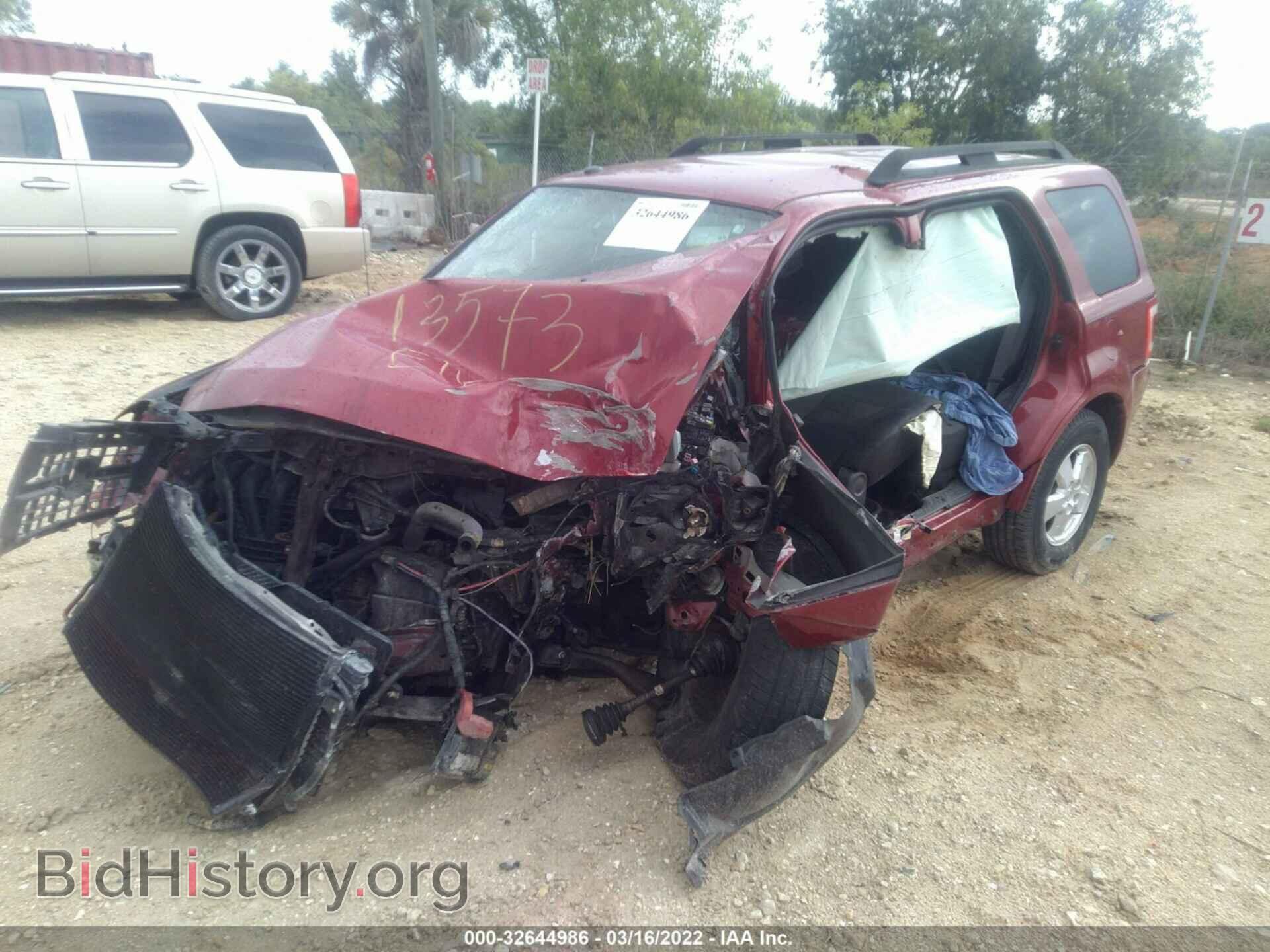 2011 FORD ESCAPE - VIN: 1FMCU0D77BKA54357 - Фото 2