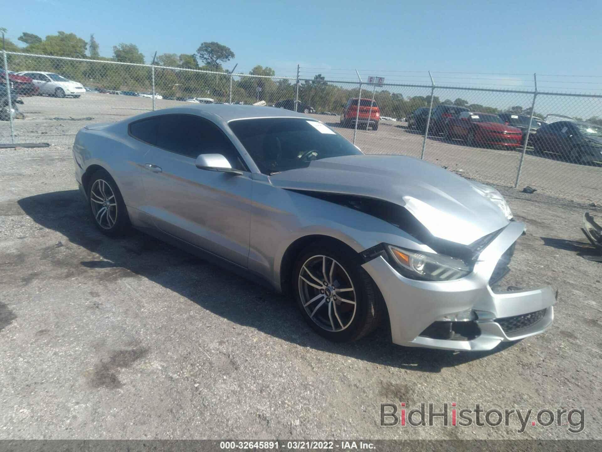 Photo 1FA6P8TH2F5372074 - FORD MUSTANG 2015