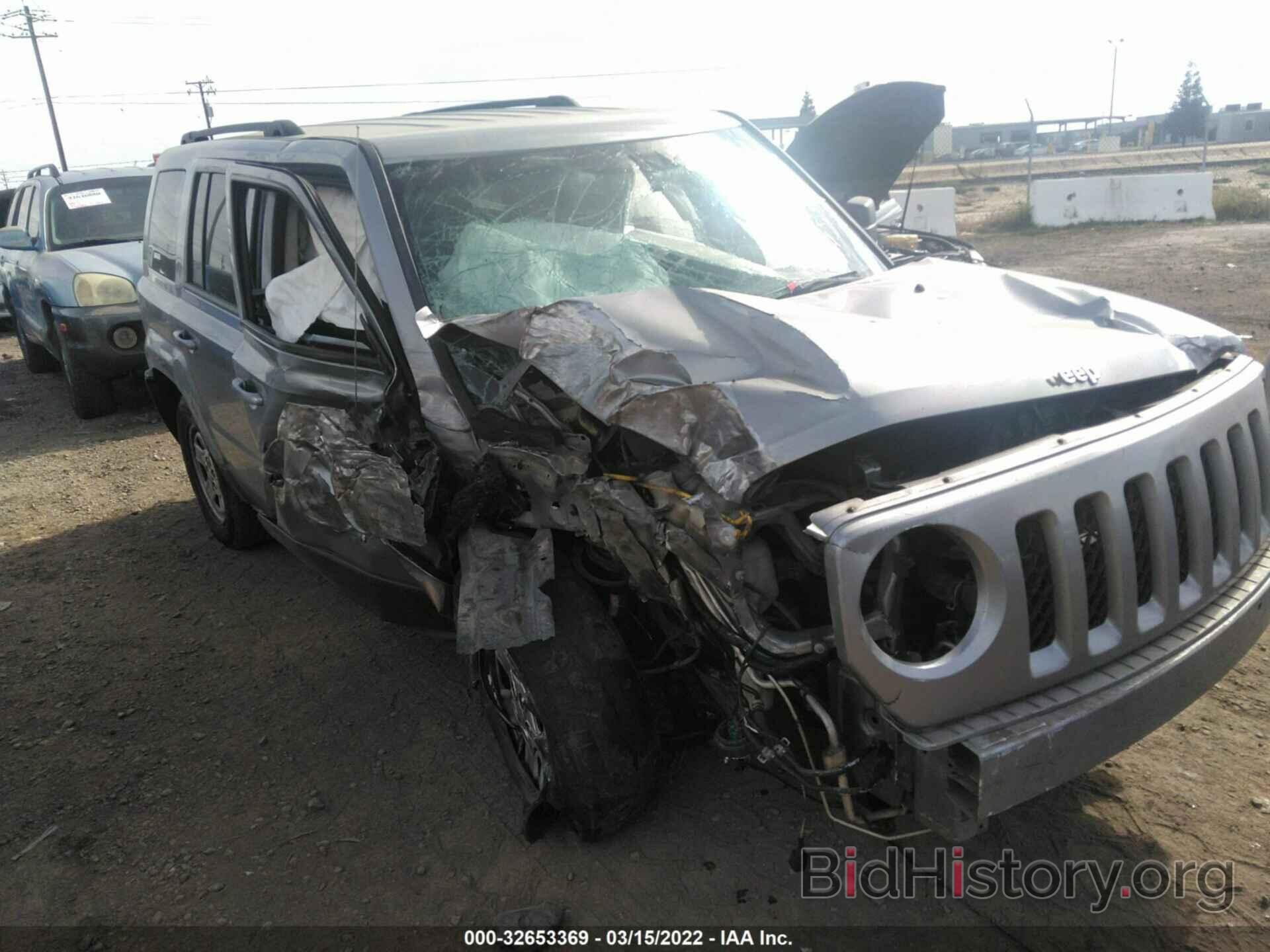 Photo 1C4NJRBB5FD268923 - JEEP PATRIOT 2015