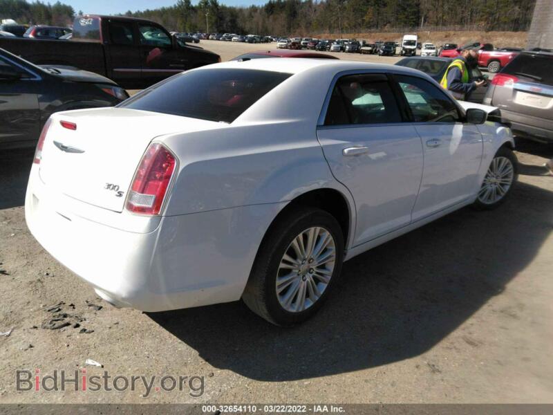 2014 Chrysler 300 (VIN 2C3CCAGG7EH144522) — photo 4 of 10