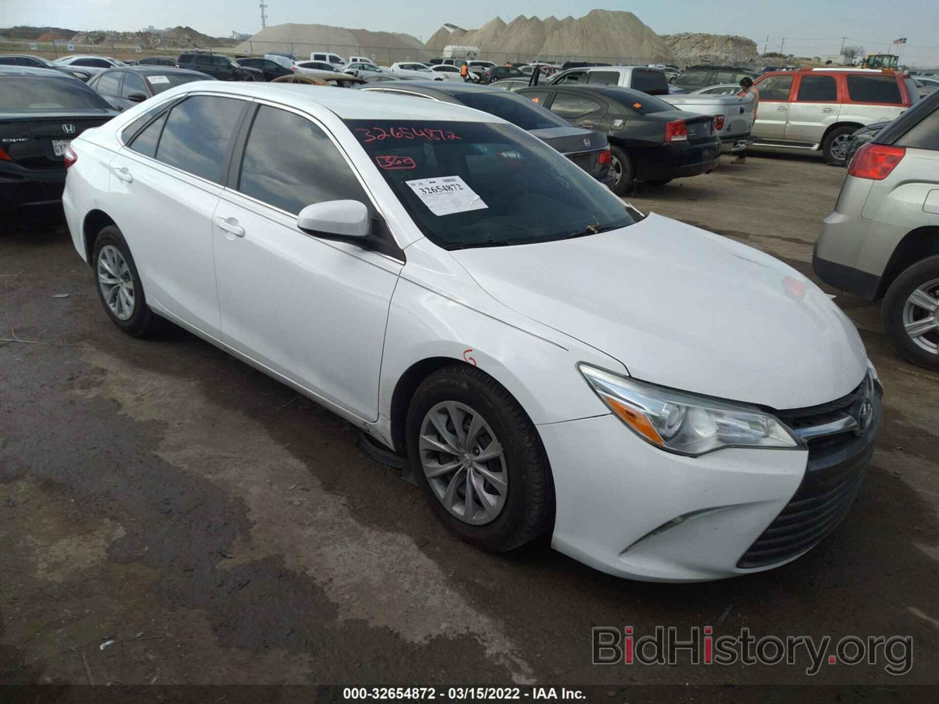 Photo 4T4BF1FK2FR459586 - TOYOTA CAMRY 2015