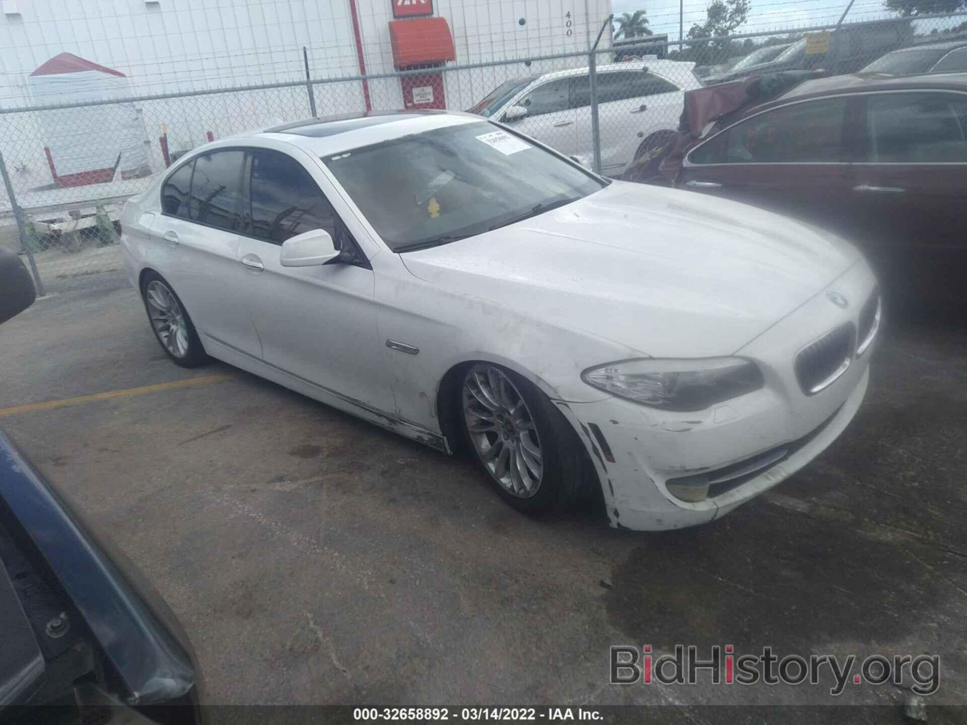 Photo WBAFR1C57BC738308 - BMW 5 SERIES 2011