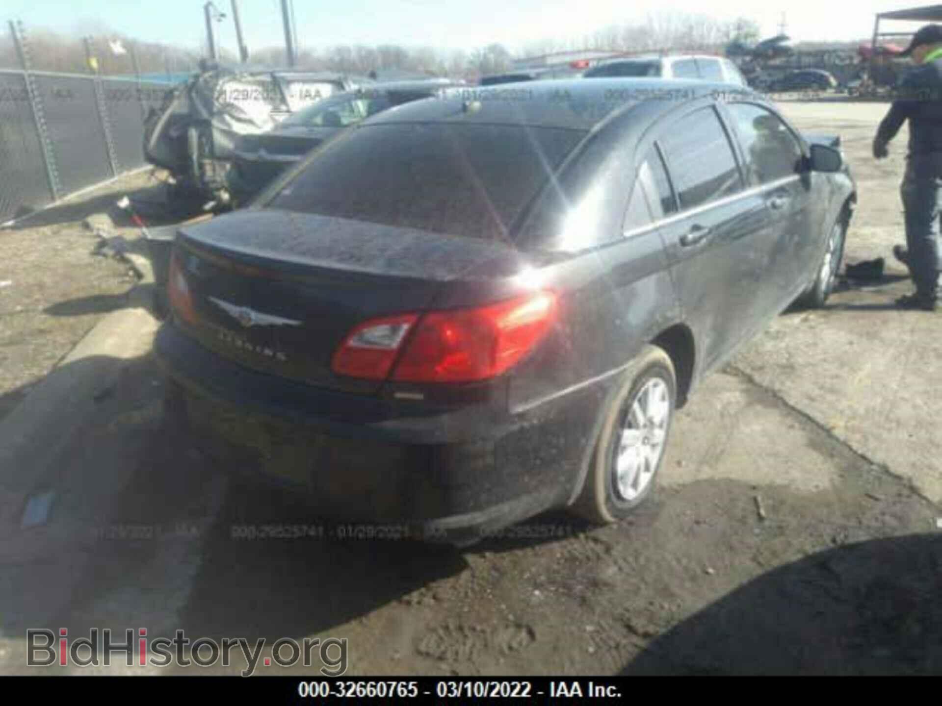 2010 CHRYSLER SEBRING - VIN: 1C3CC4FB2AN183981 - Фото 4