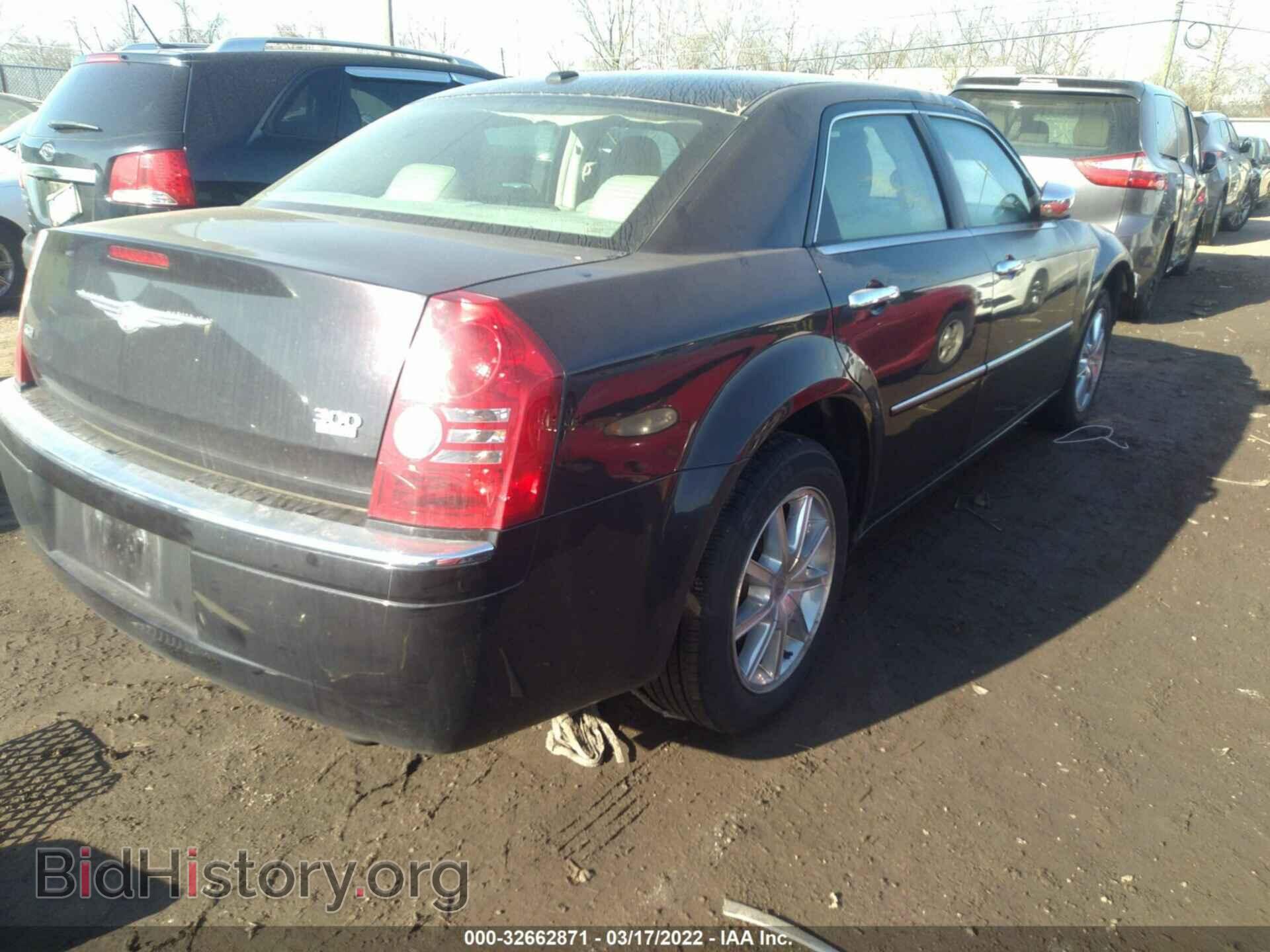 2010 CHRYSLER 300 - VIN: 2C3CK3CV2AH161886 - Фото 4