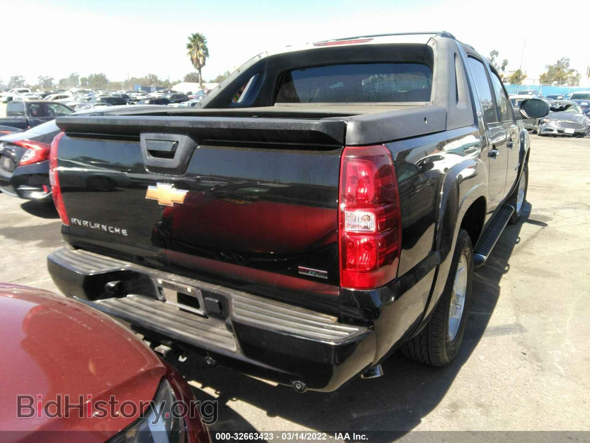 2011 CHEVROLET AVALANCHE - VIN: 3GNTKFE38BG376397 - Photo 4