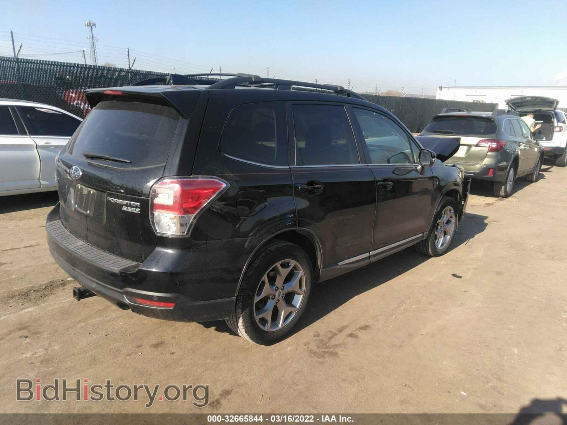2017 SUBARU FORESTER - VIN: JF2SJAWC8HH520796 - Фото 4