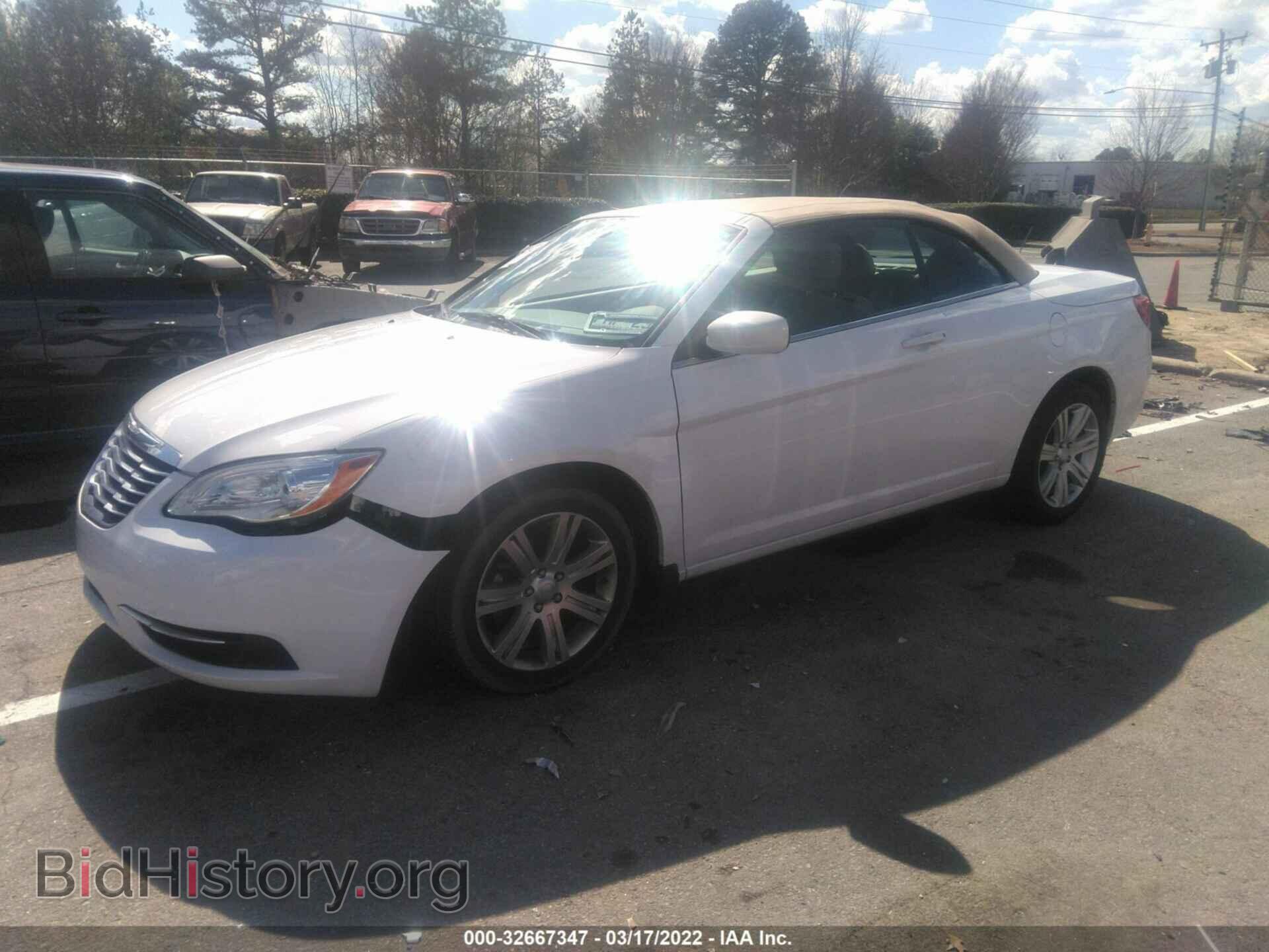 2013 CHRYSLER 200 - VIN: 1C3BCBEB5DN610060 - Photo 2