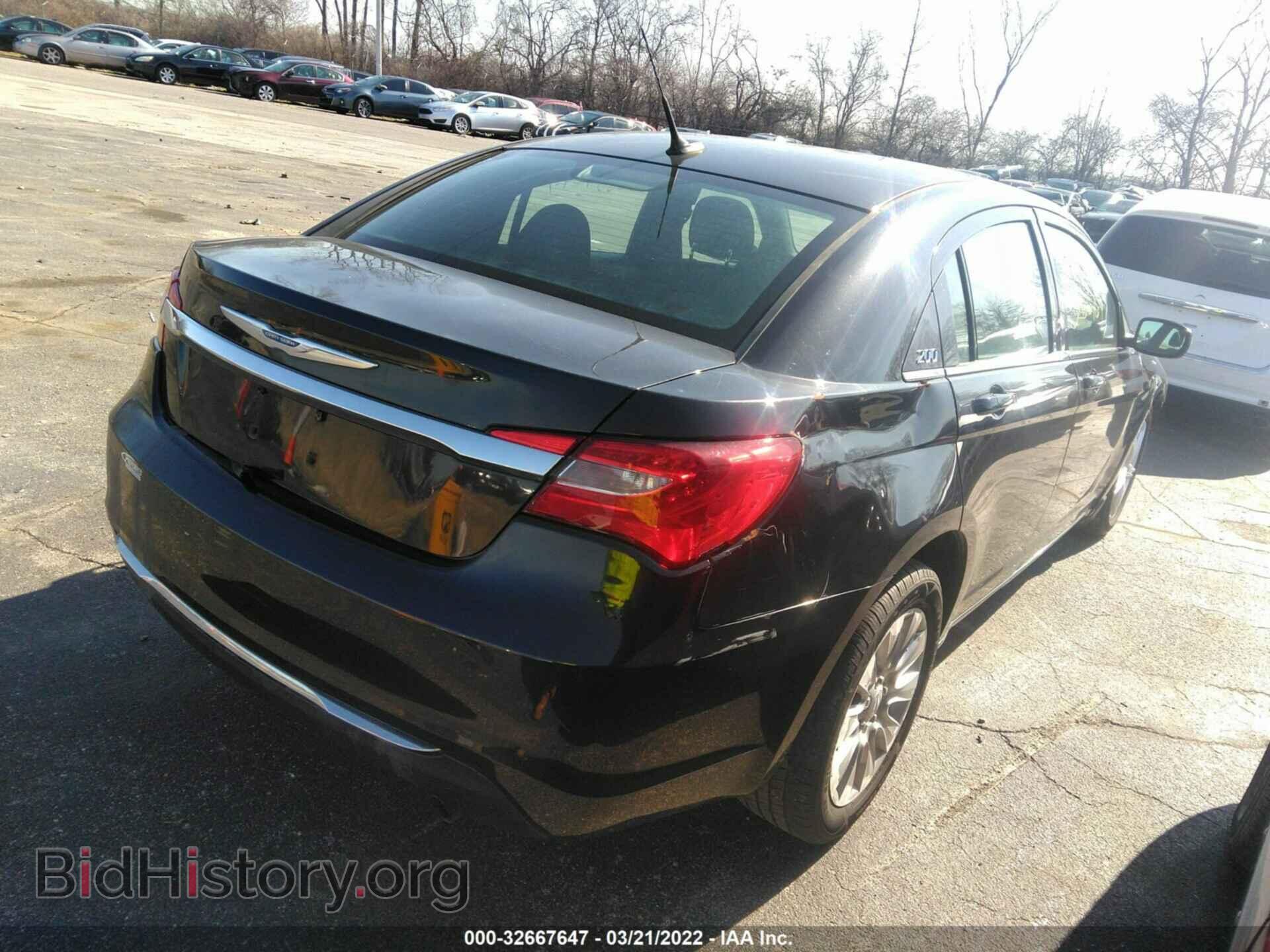 2011 CHRYSLER 200 - VIN: 1C3BC4FB7BN522683 - Photo 2