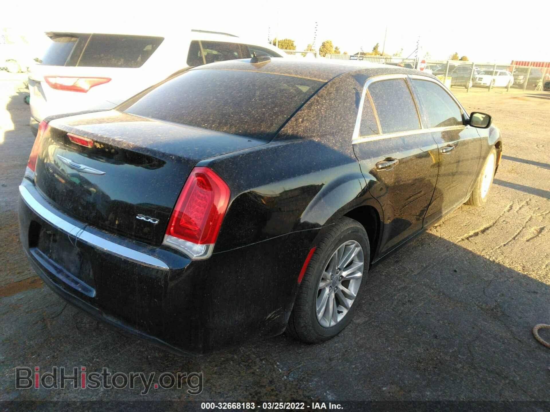 2018 CHRYSLER 300 - VIN: 2C3CCAAG4JH203979 - Фото 4