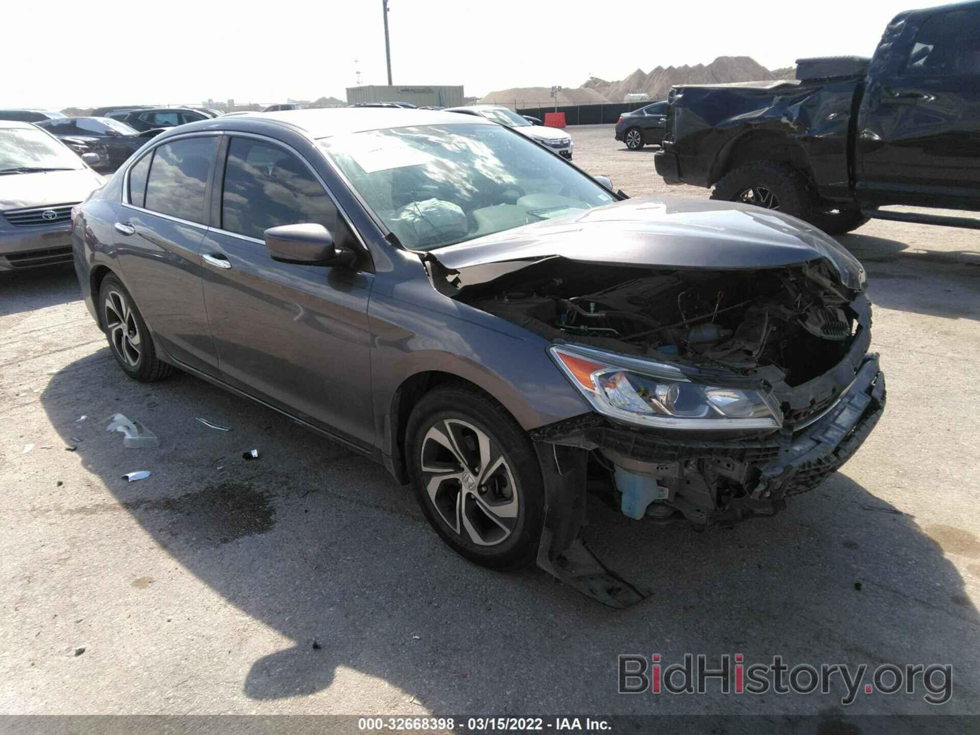 Photo 1HGCR2F33HA112654 - HONDA ACCORD SEDAN 2017