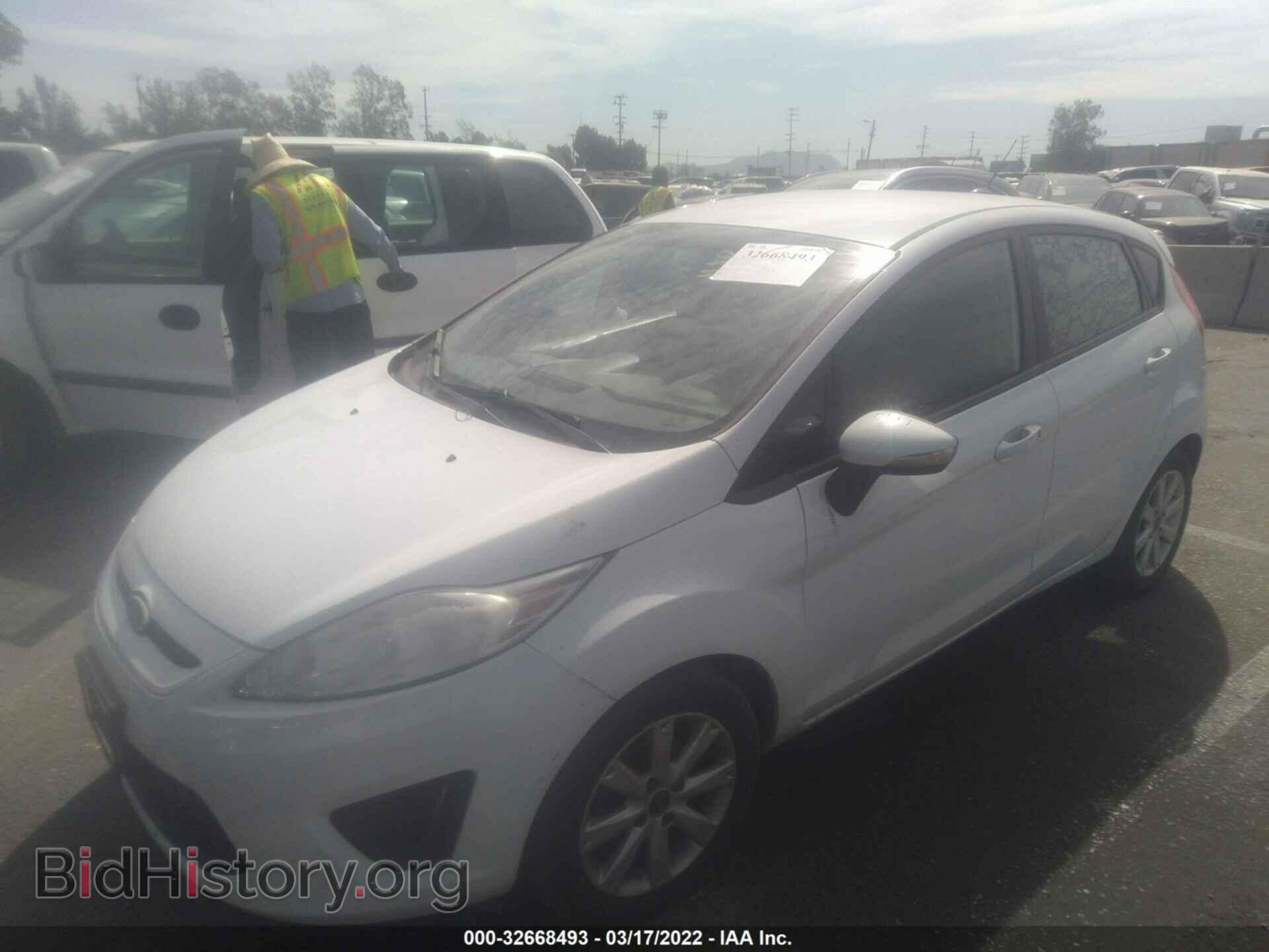 2013 FORD FIESTA - VIN: 3FADP4EJ7DM226227 - Фото 2