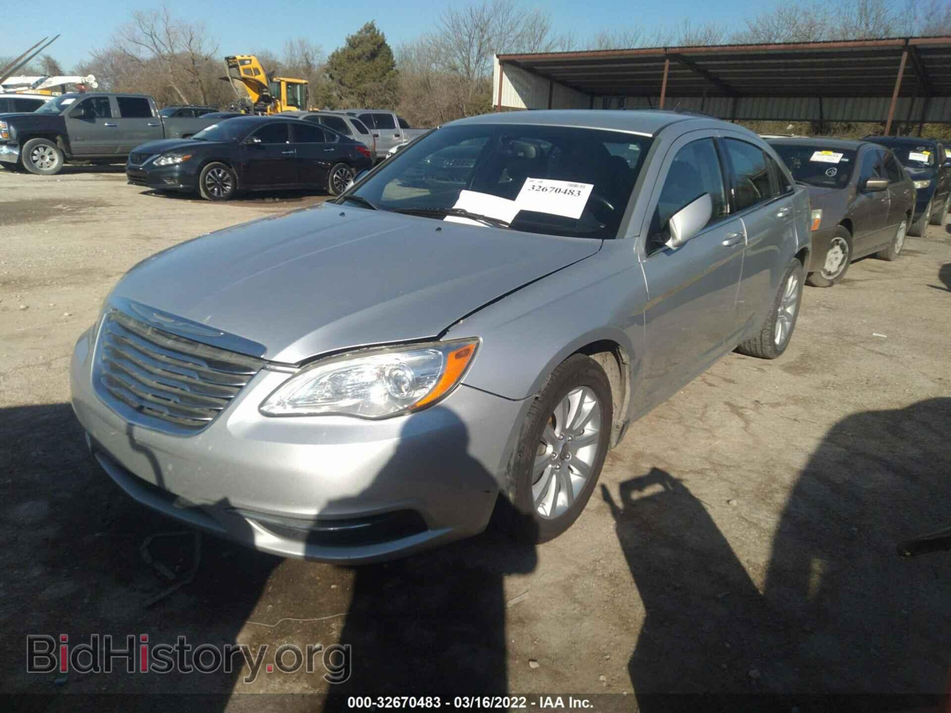 2012 CHRYSLER 200 - VIN: 1C3CCBBGXCN250805 - Фото 2