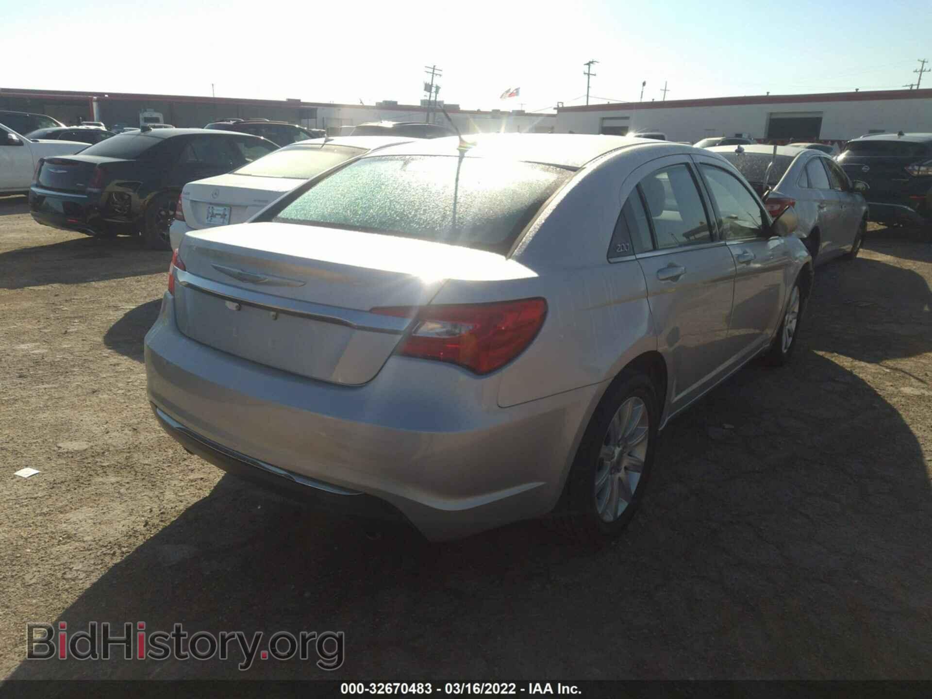 2012 CHRYSLER 200 - VIN: 1C3CCBBGXCN250805 - Фото 4