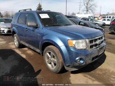 2010 Ford ESCAPE XLT, blue — VIN 1FMCU0D75AKC65779, IAAI