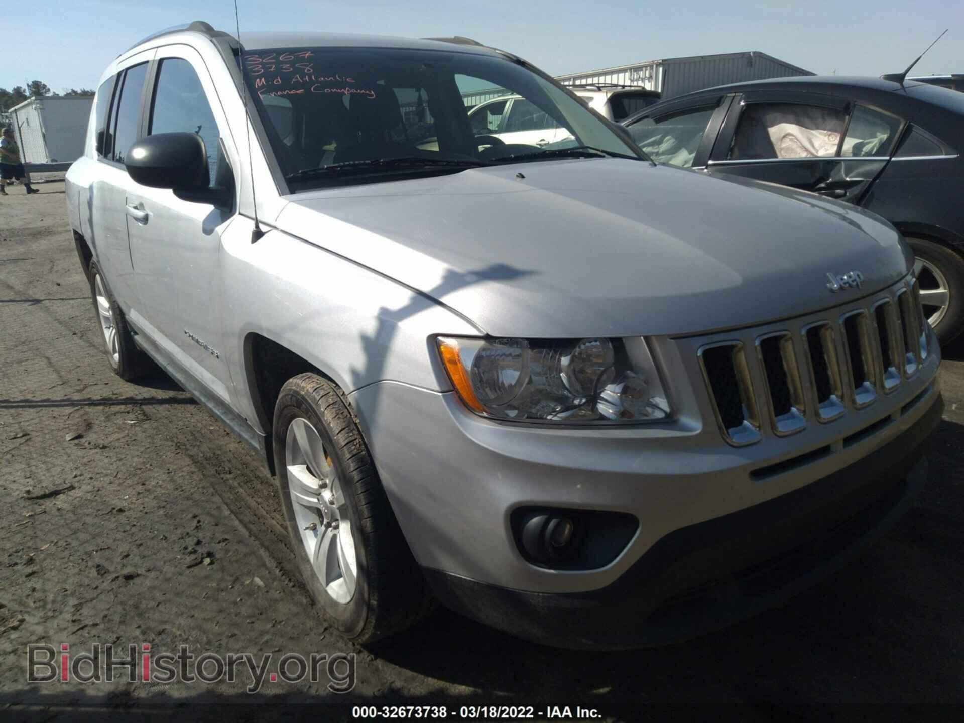Photo 1J4NT1FB2BD150550 - JEEP COMPASS 2011