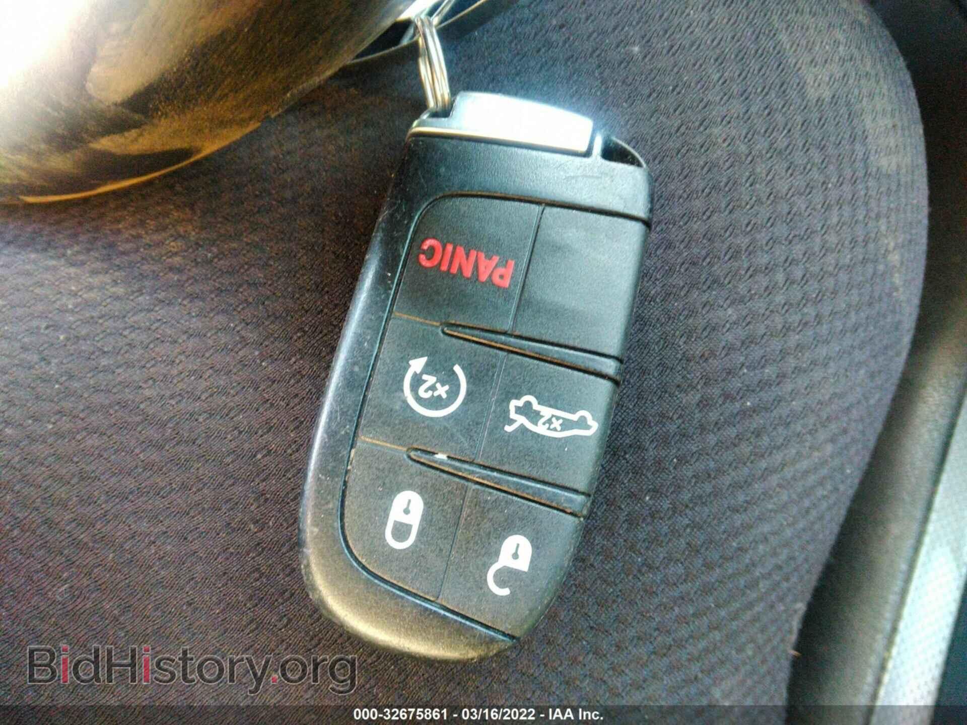 2016 CHRYSLER 300 - VIN: 2C3CCAGG9GH244480 - Фото 11
